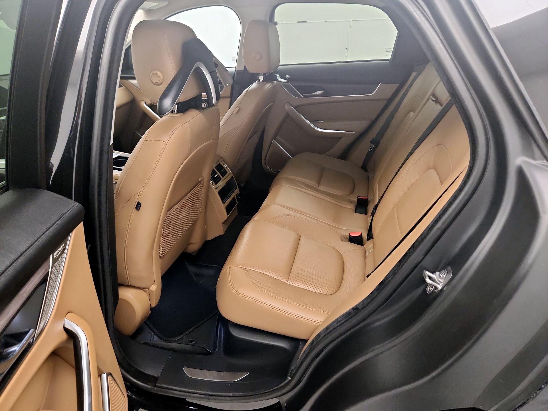 Thumbnail: 2021 Jaguar F-Pace - 20