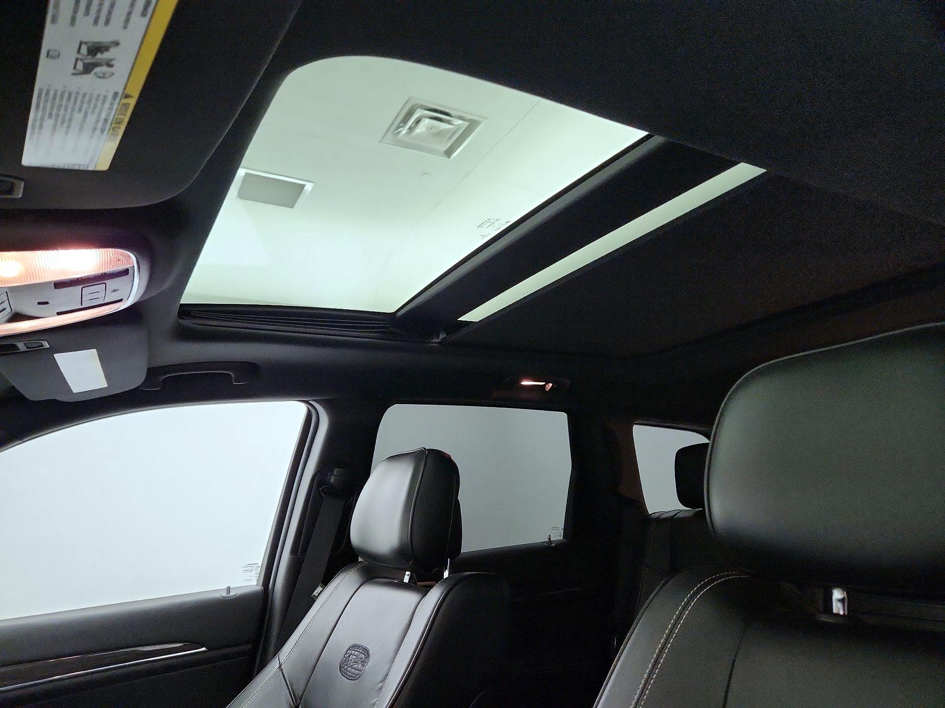 Thumbnail: 2014 Jeep Grand Cherokee - 20