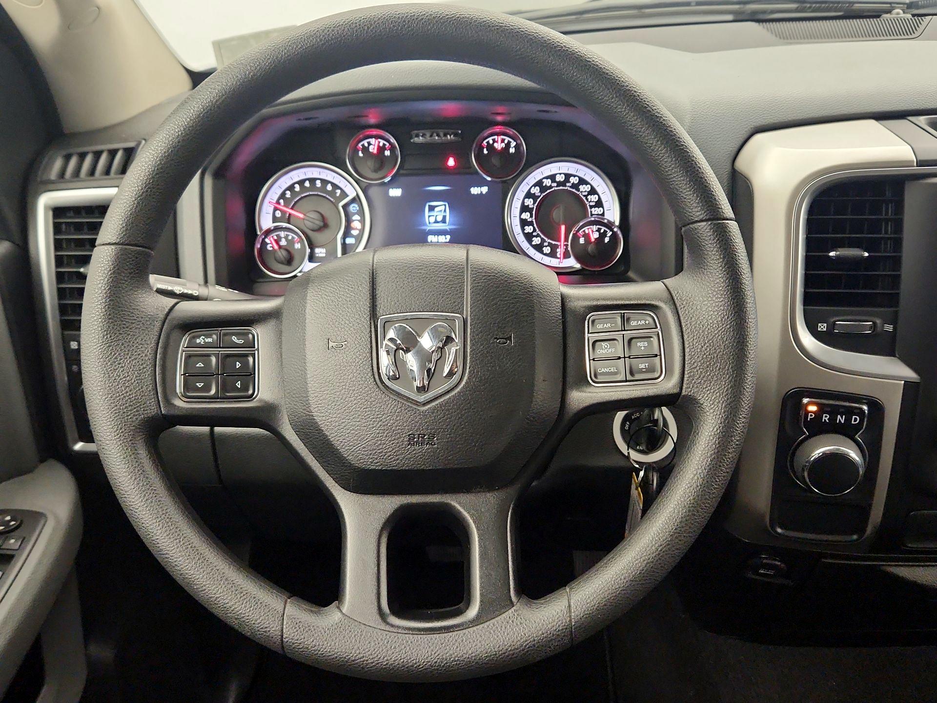 Thumbnail: 2020 RAM 1500 Classic - 10