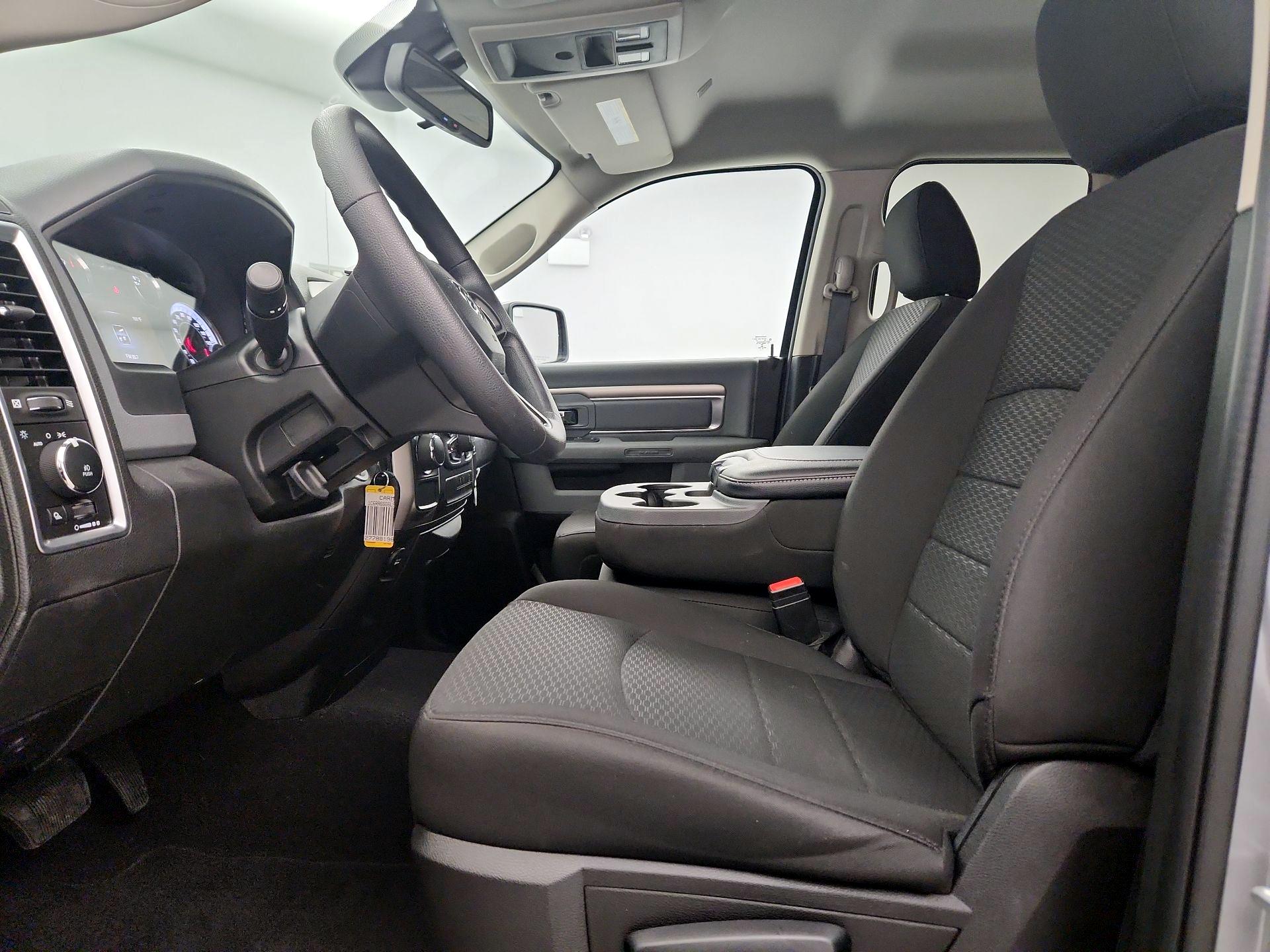 Thumbnail: 2020 RAM 1500 Classic - 11