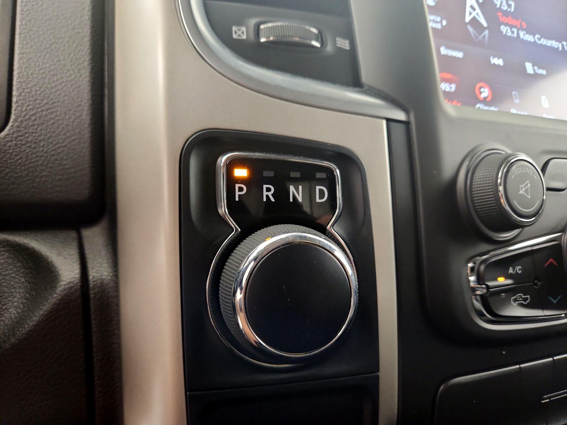 Thumbnail: 2020 RAM 1500 Classic - 17