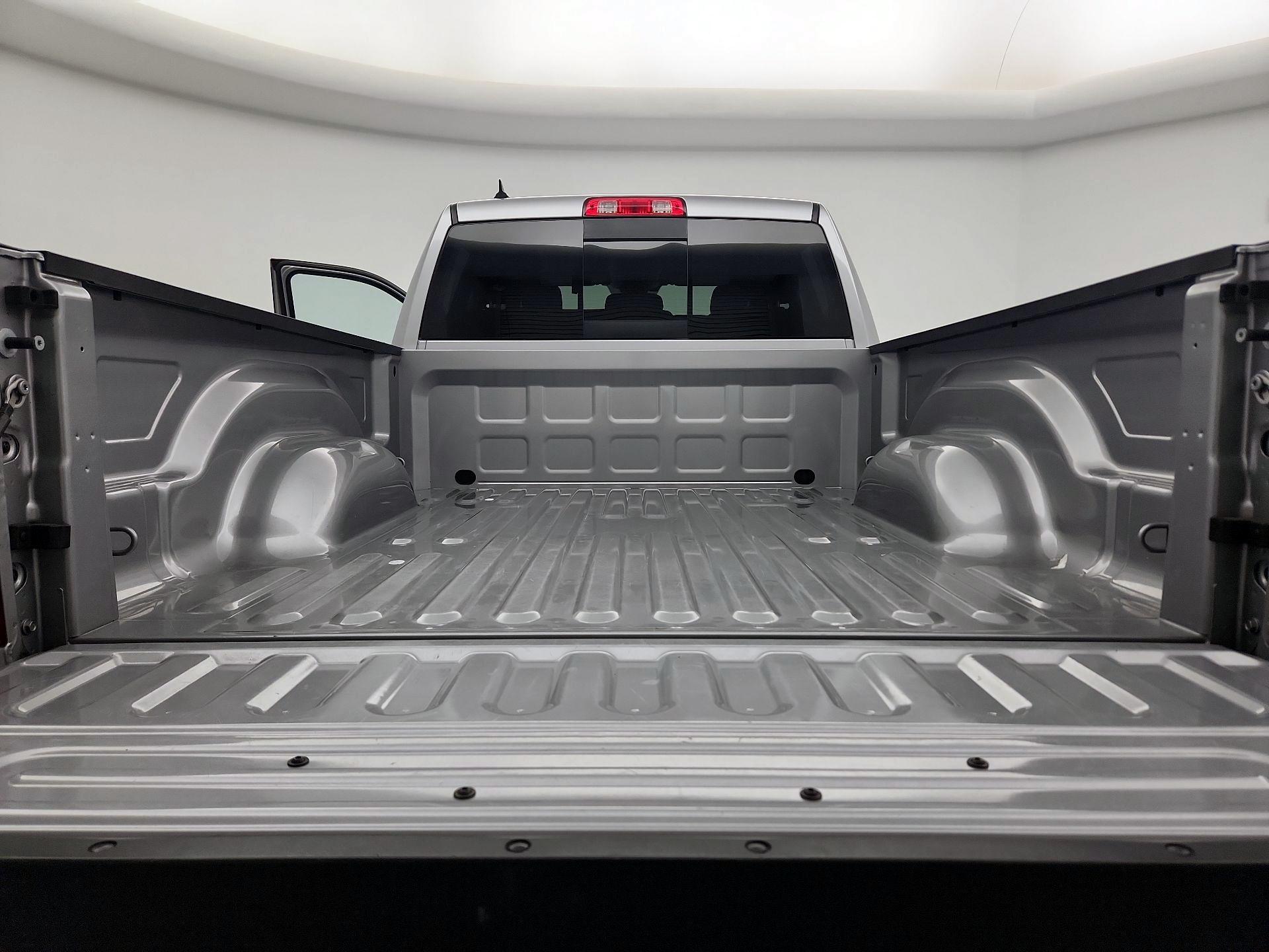 Thumbnail: 2020 RAM 1500 Classic - 20