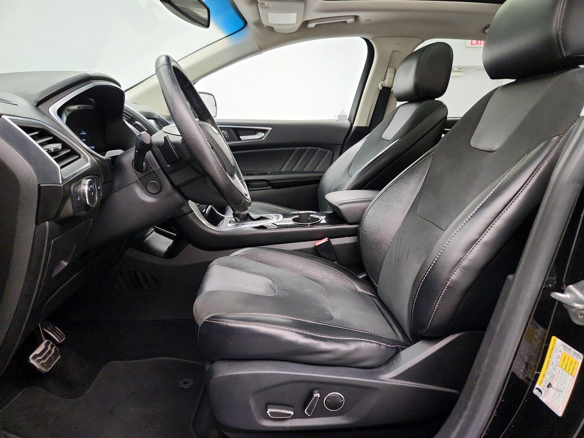 Thumbnail: 2016 Ford Edge - 11