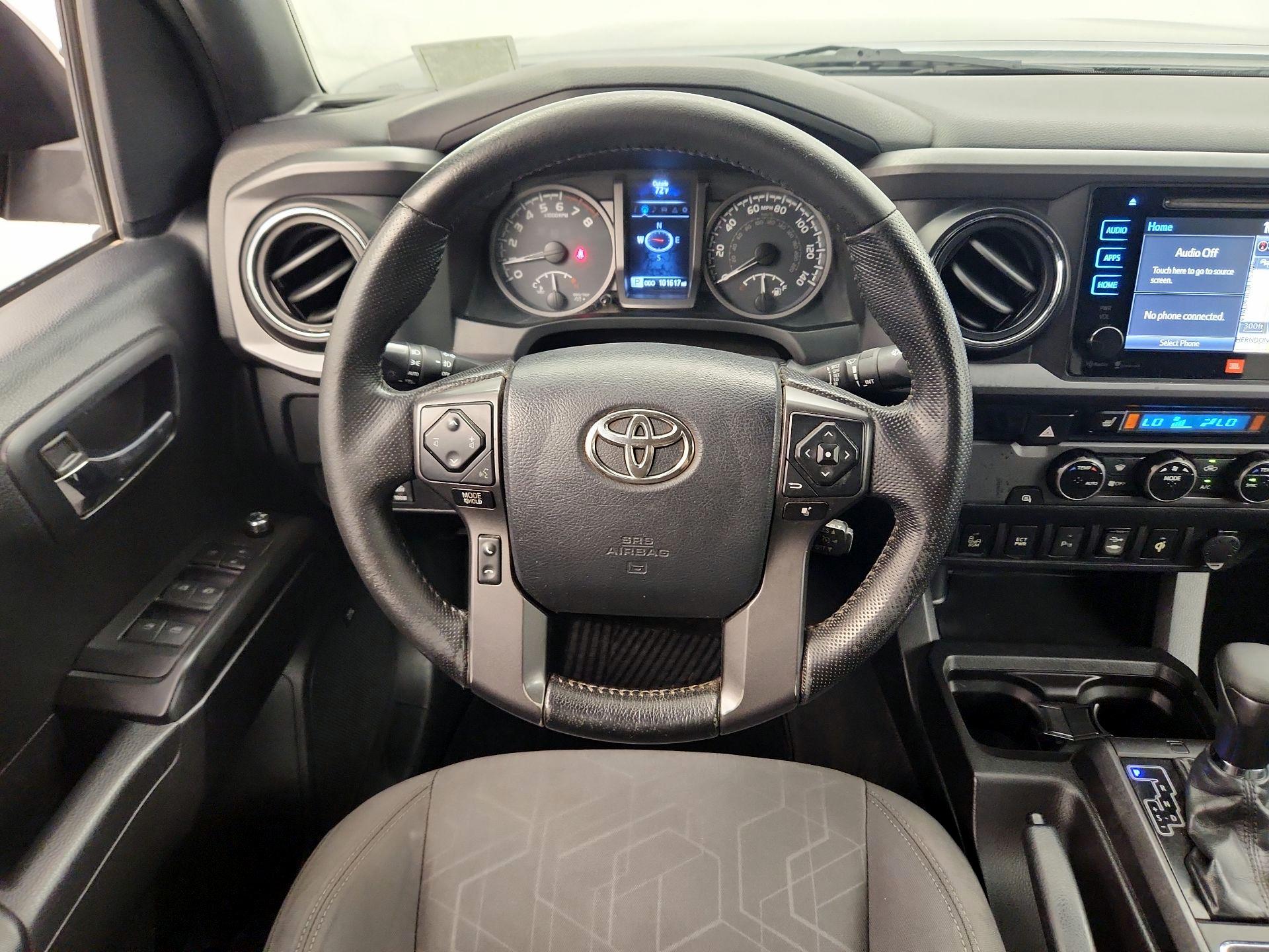 Thumbnail: 2016 Toyota Tacoma - 10