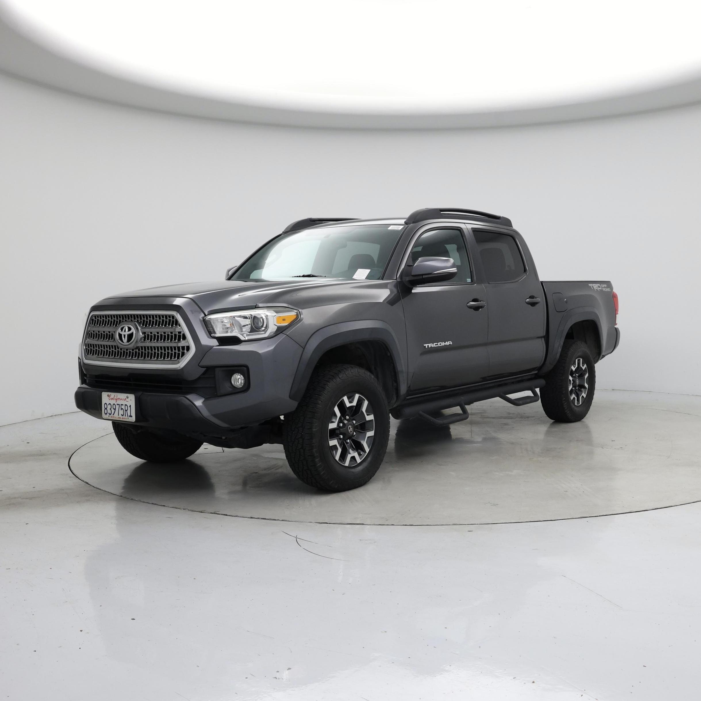 Thumbnail: 2016 Toyota Tacoma - 4