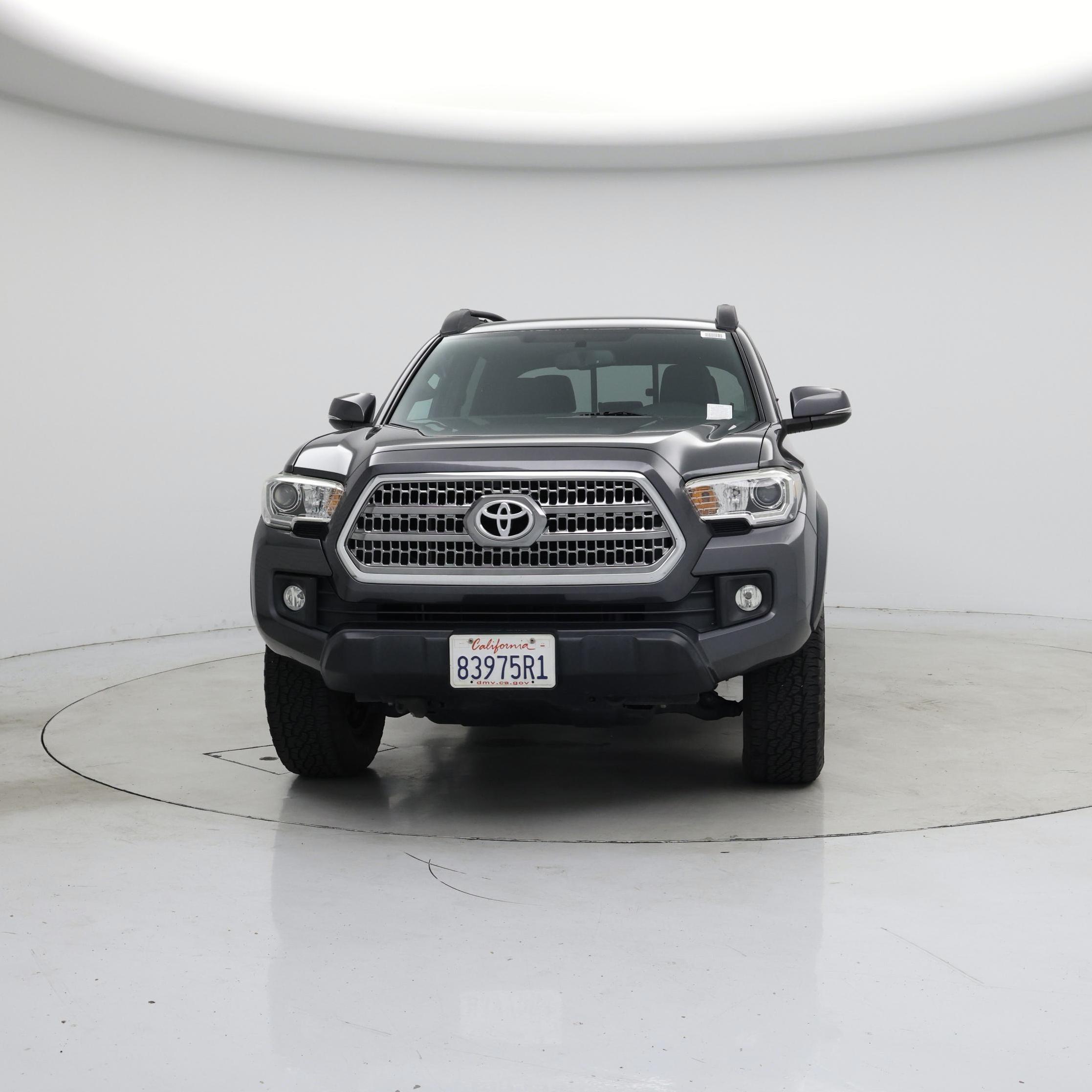 Thumbnail: 2016 Toyota Tacoma - 5