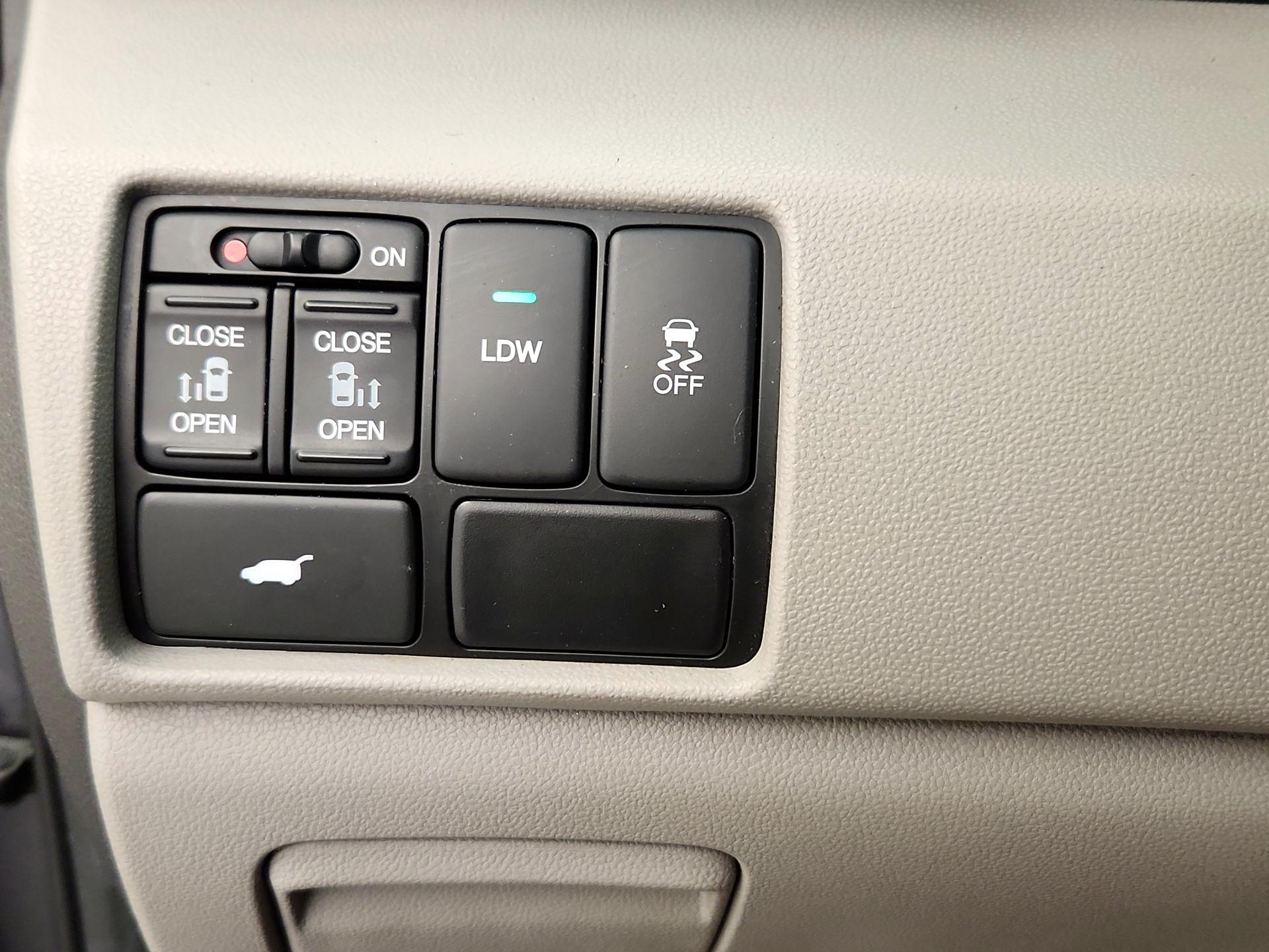 Thumbnail: 2014 Honda Odyssey - 13