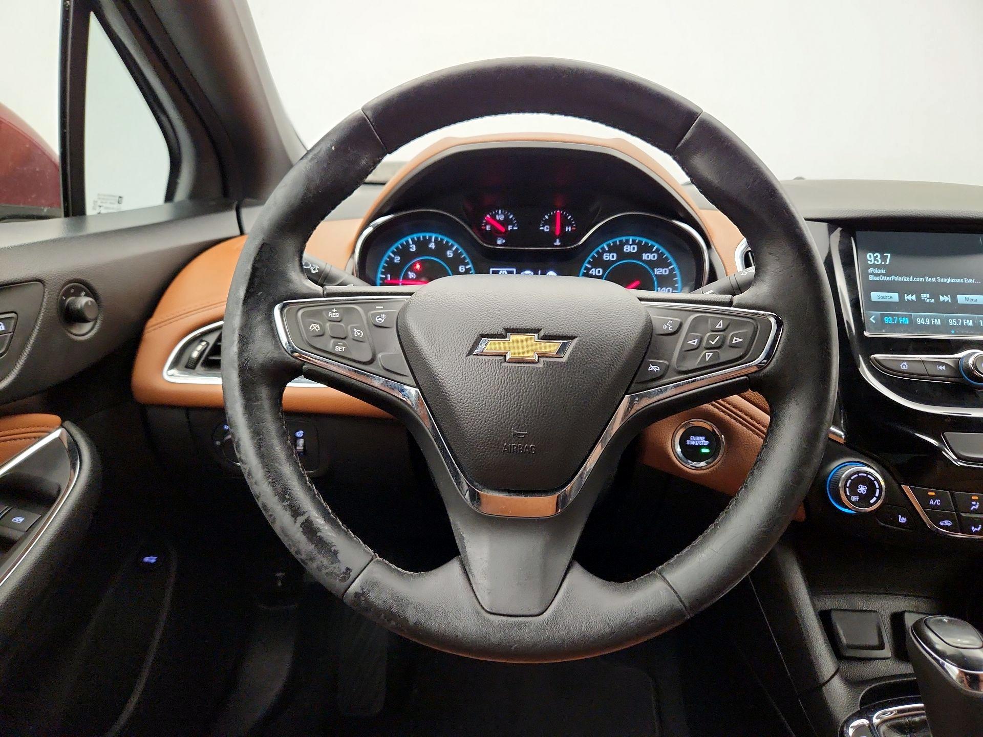 Thumbnail: 2018 Chevrolet Cruze - 10