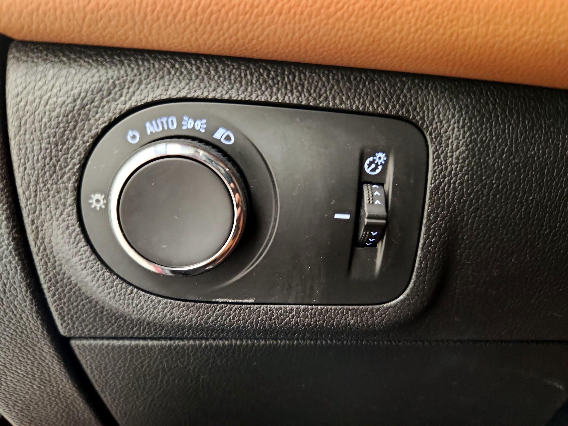 Thumbnail: 2018 Chevrolet Cruze - 13