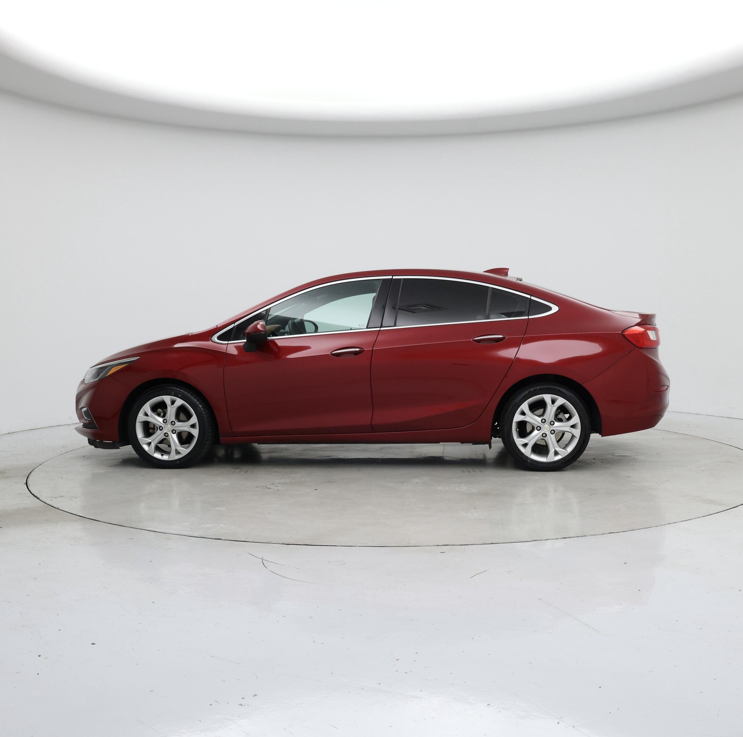 Thumbnail: 2018 Chevrolet Cruze - 3