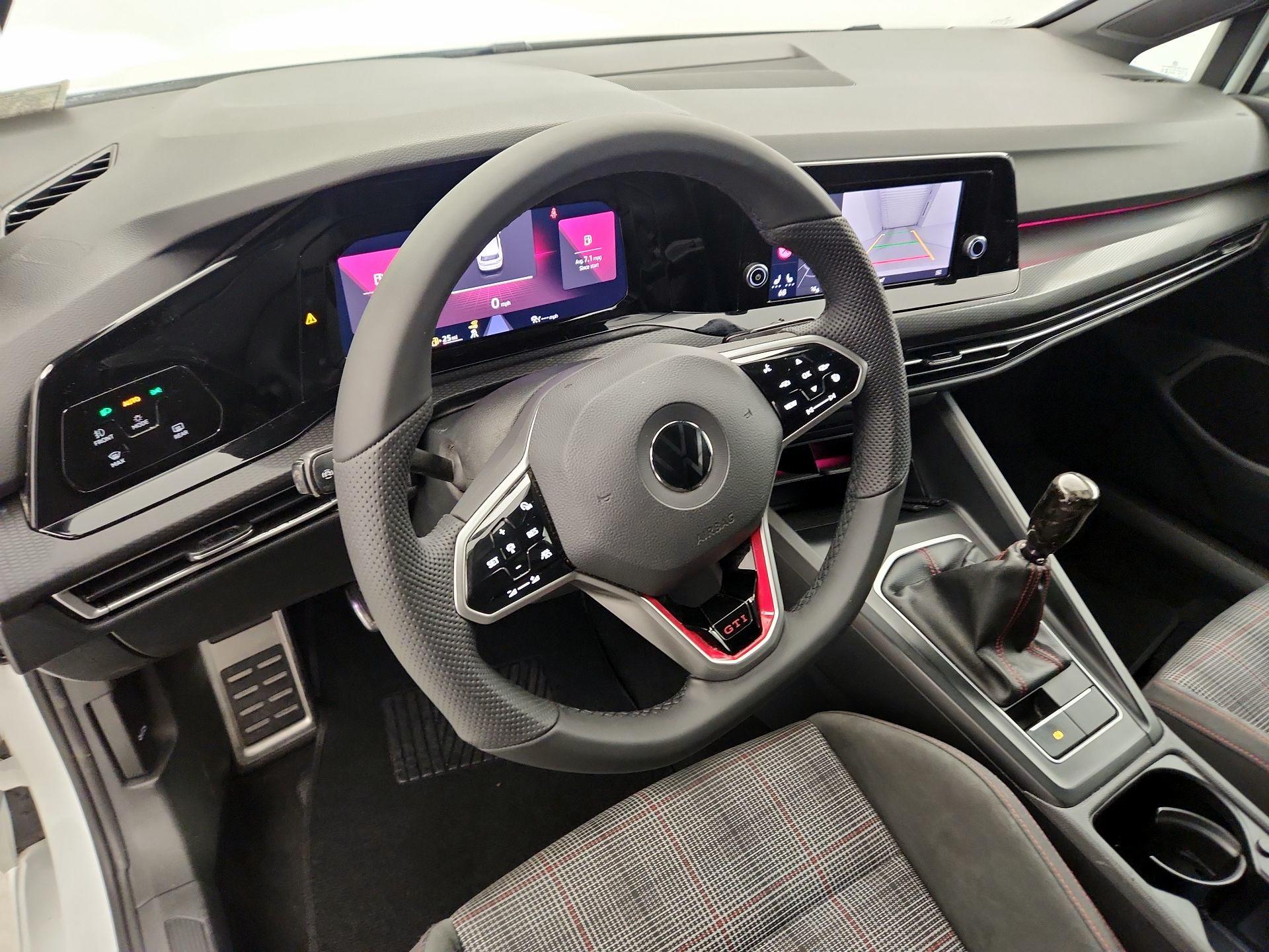 Thumbnail: 2022 Volkswagen Golf - 9