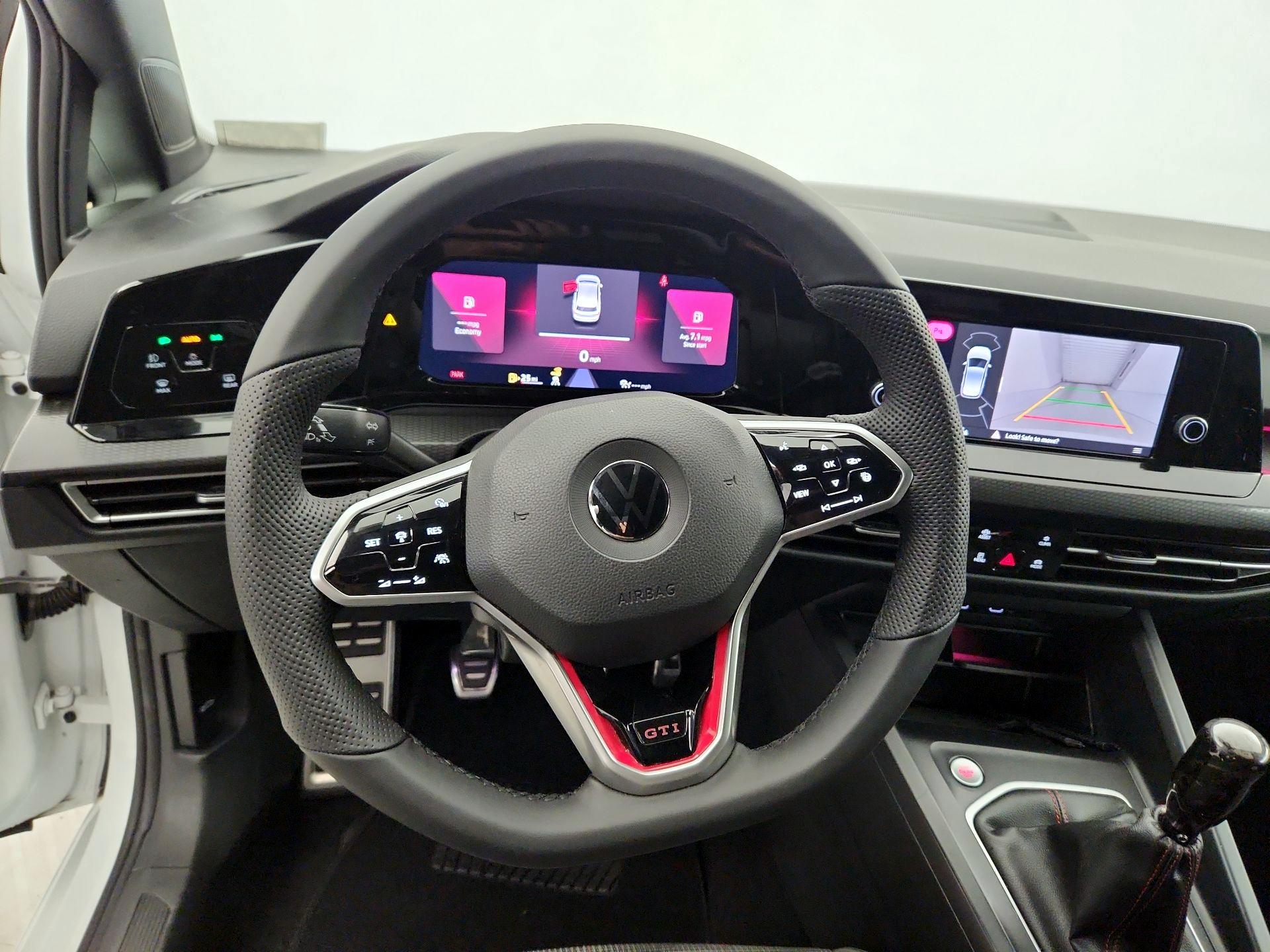Thumbnail: 2022 Volkswagen Golf - 10