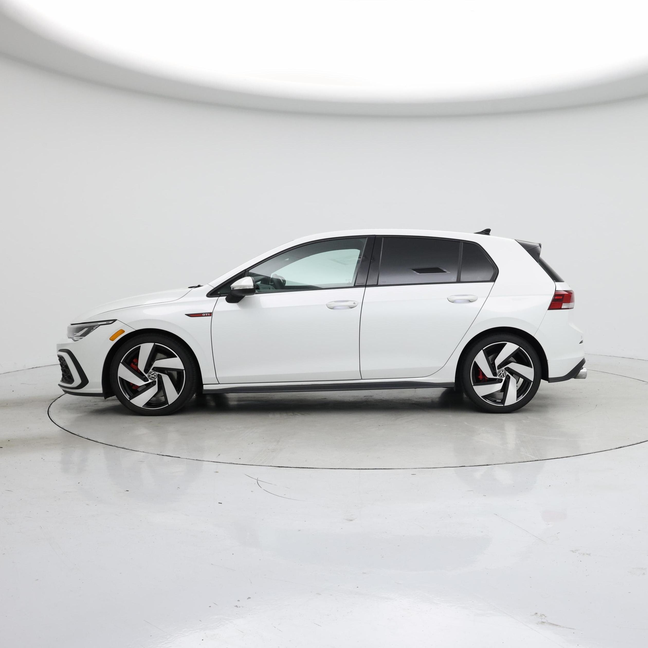Thumbnail: 2022 Volkswagen Golf - 3