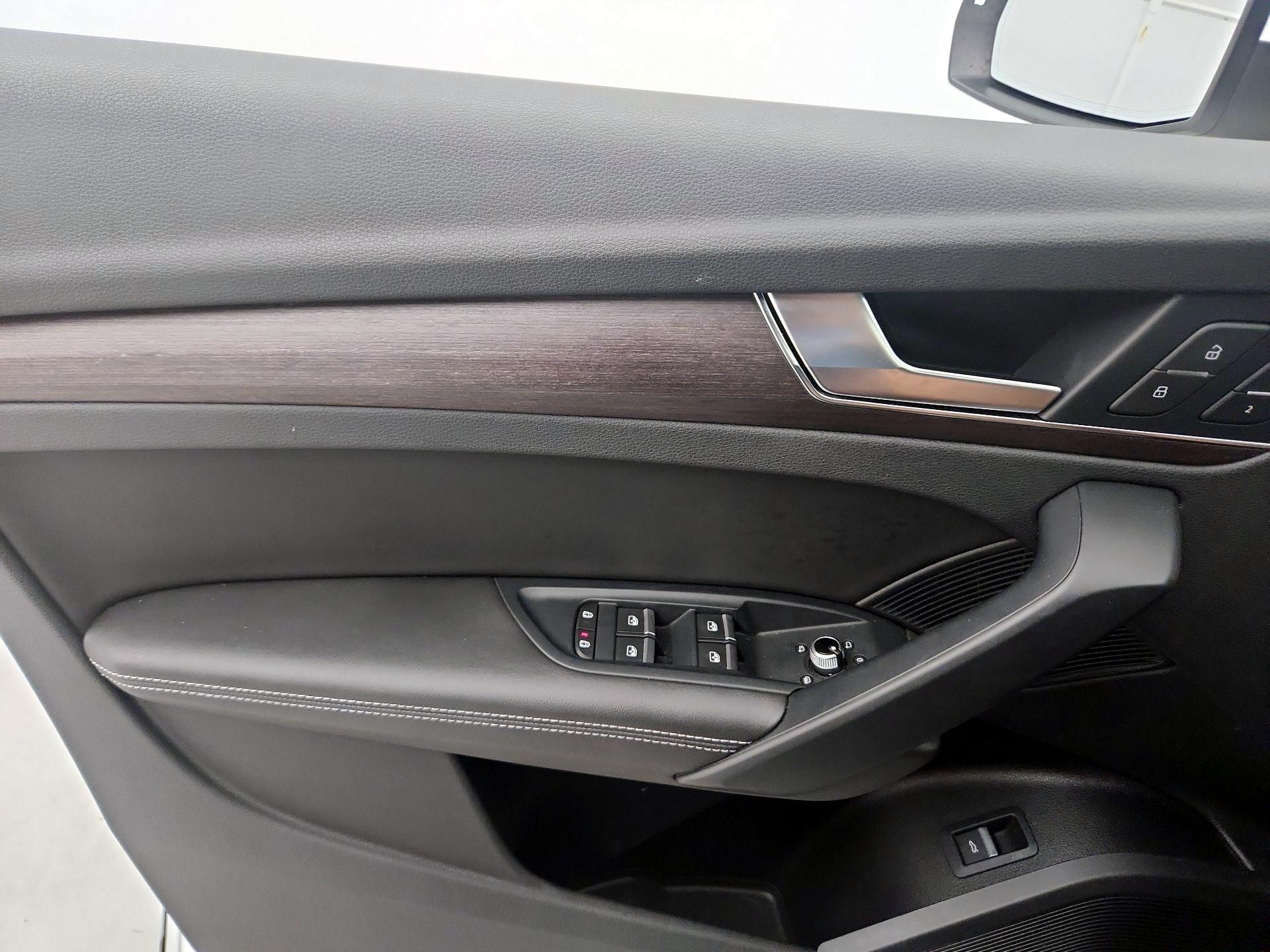 Thumbnail: 2021 Audi Q5 - 12