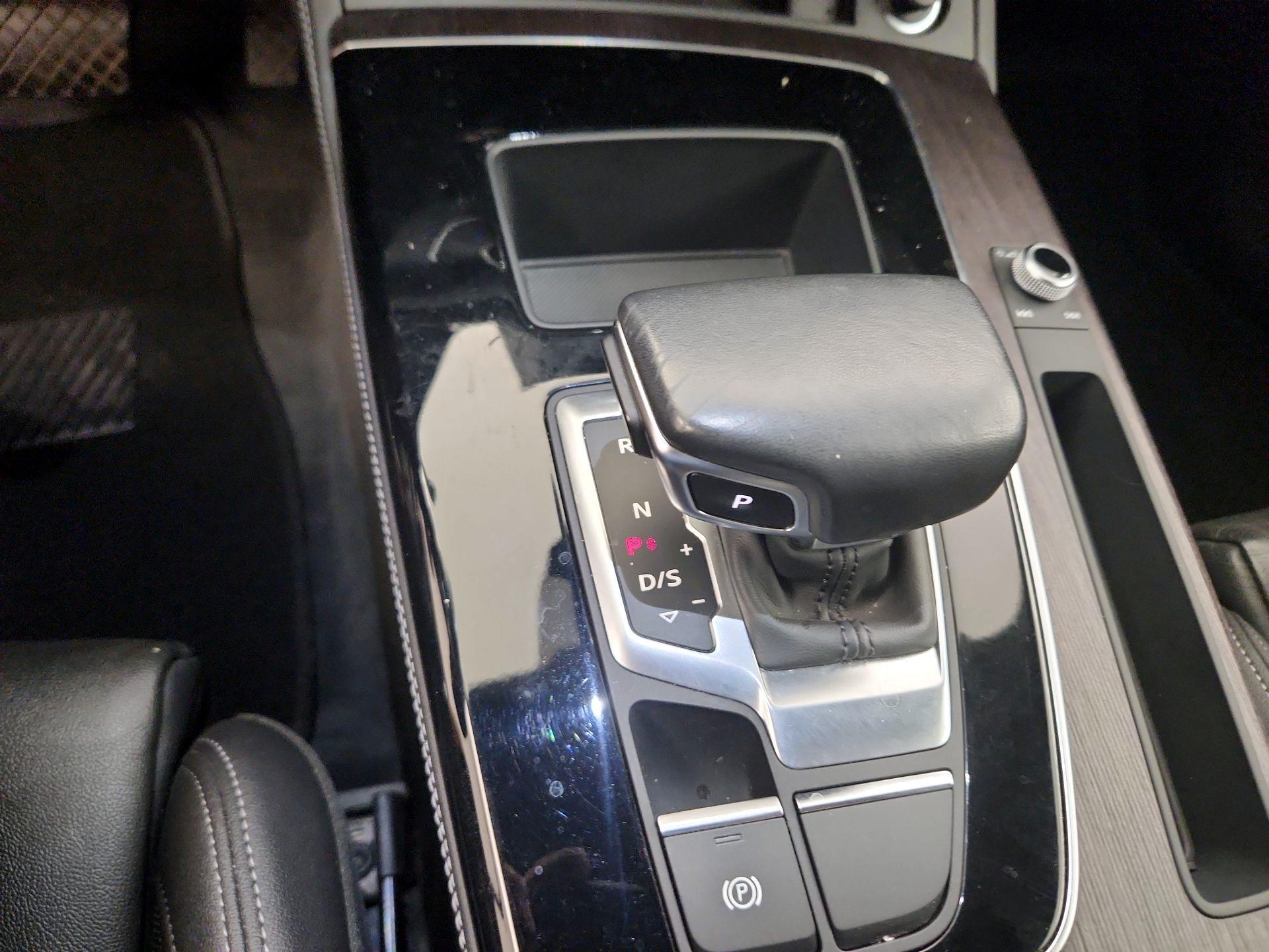 Thumbnail: 2021 Audi Q5 - 18