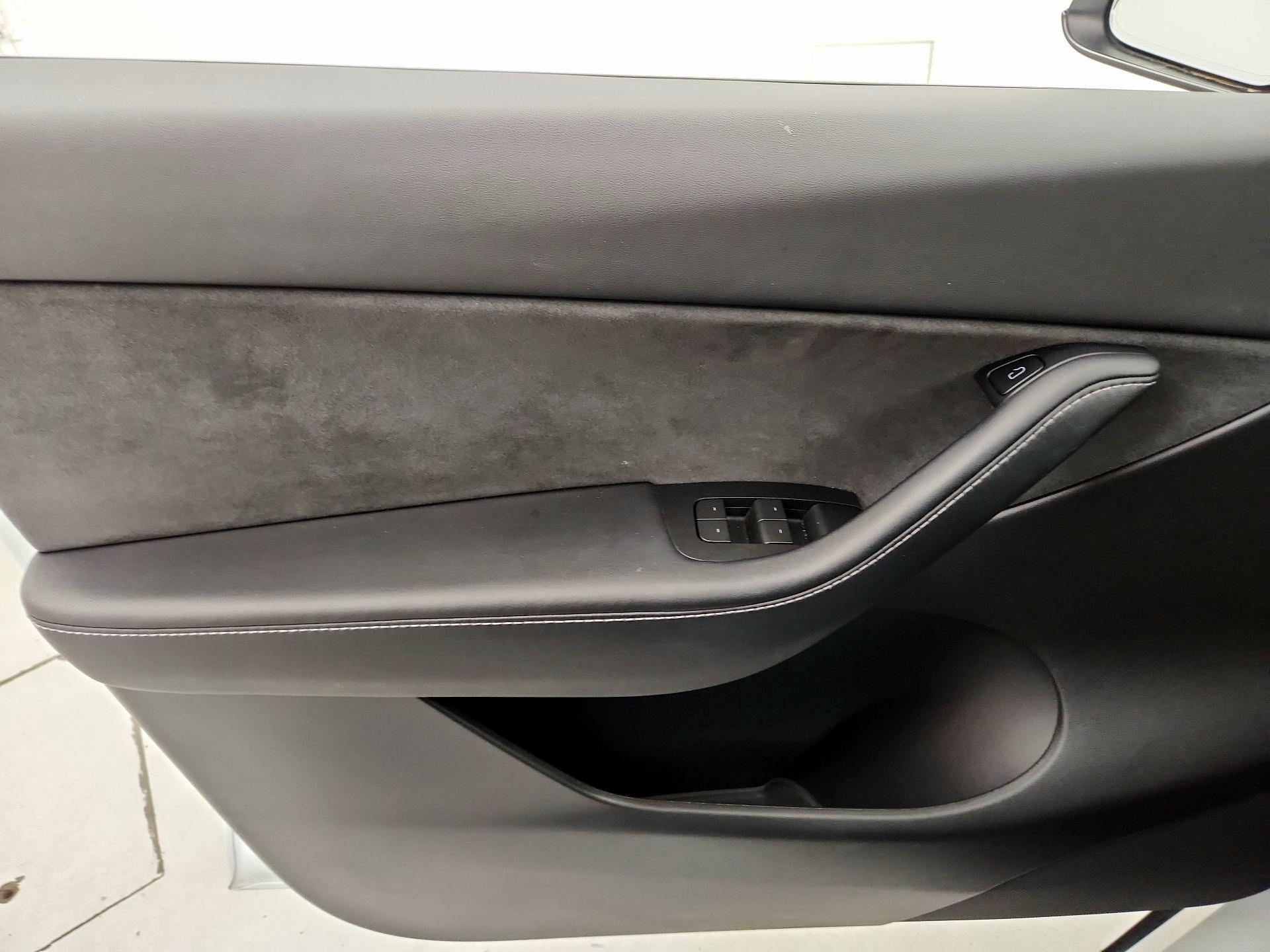 Thumbnail: 2022 Tesla Model Y - 12