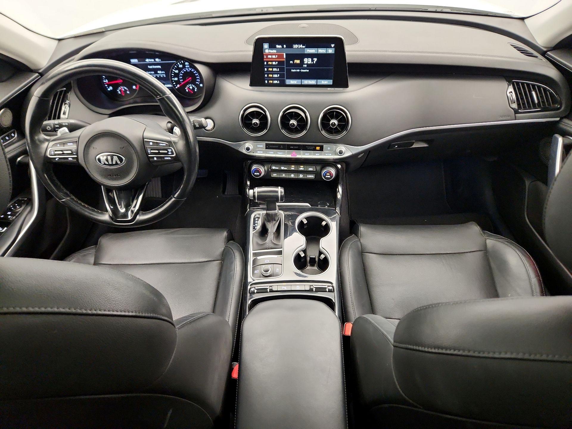Thumbnail: 2018 Kia Stinger - 9