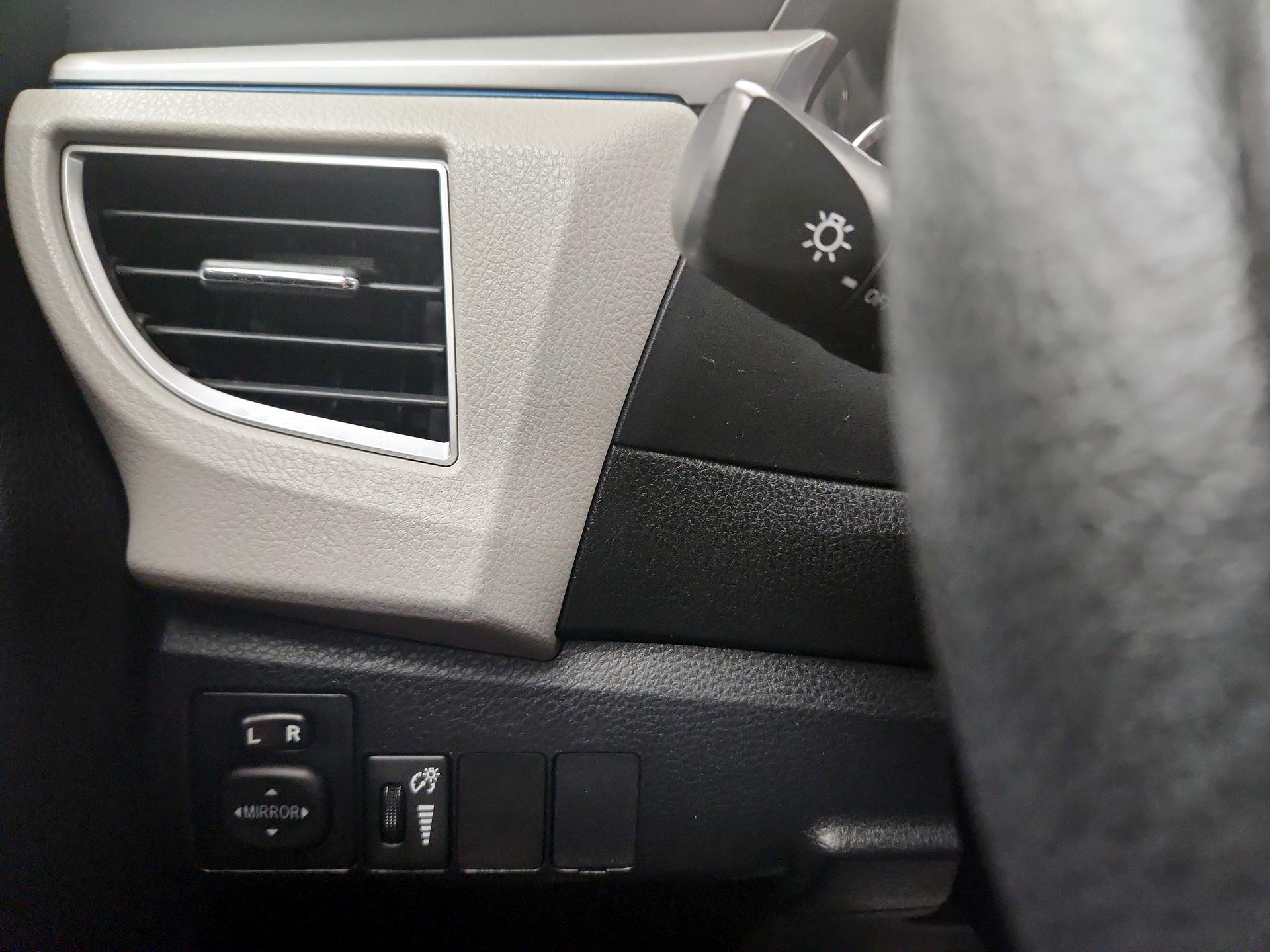 Thumbnail: 2014 Toyota Corolla - 13