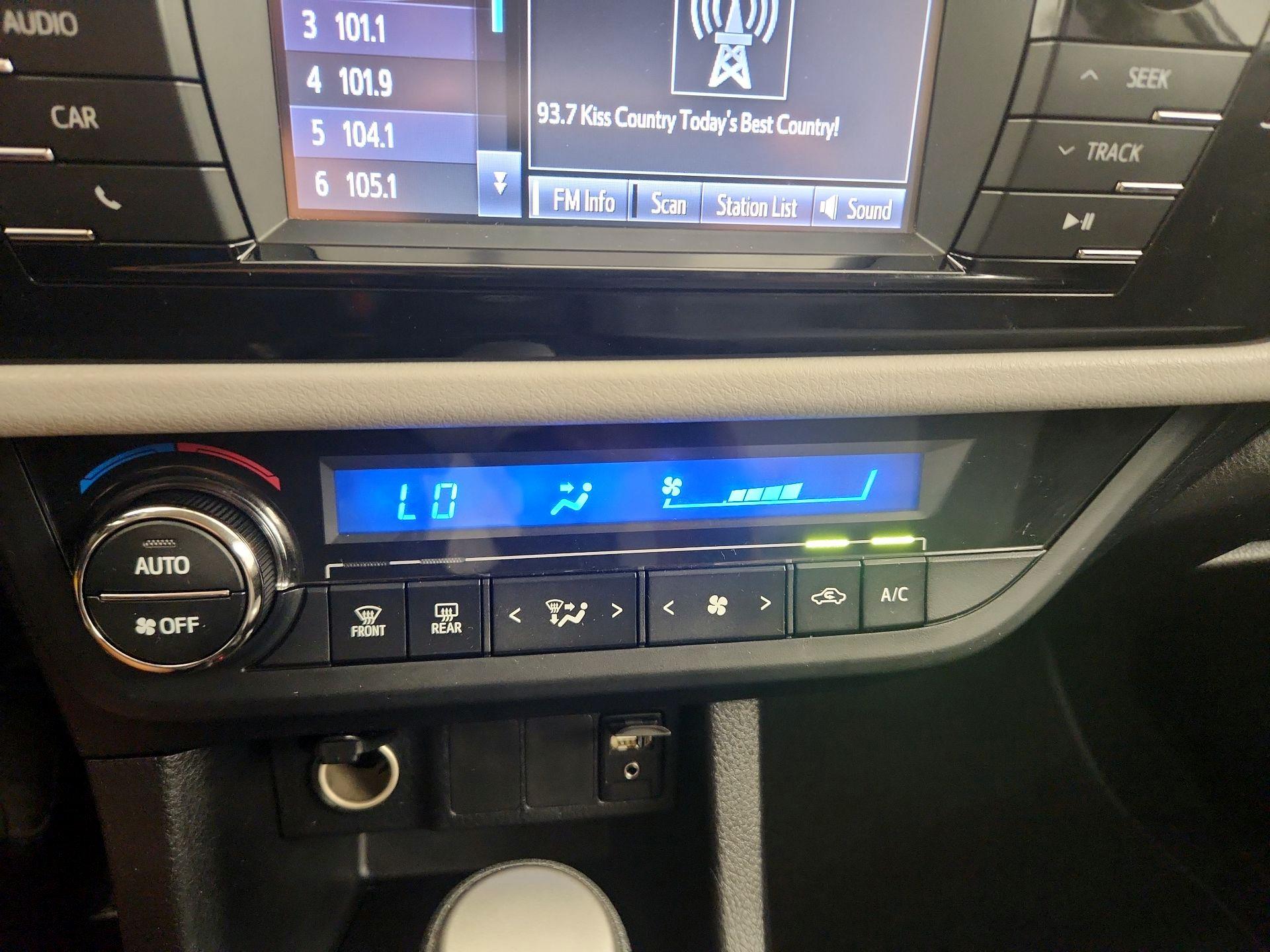 Thumbnail: 2014 Toyota Corolla - 16