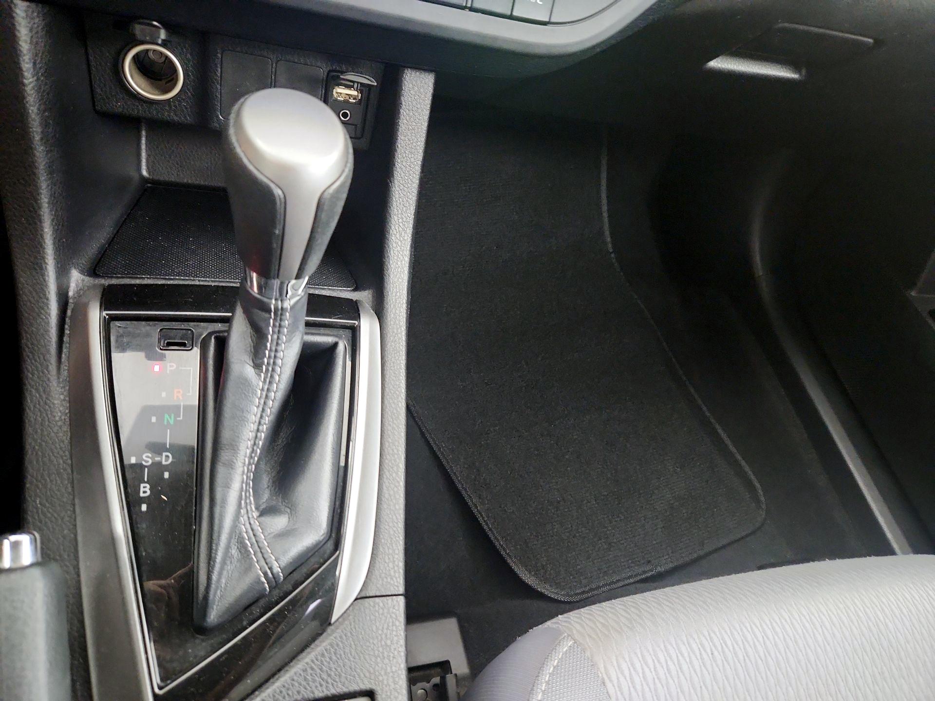 Thumbnail: 2014 Toyota Corolla - 17