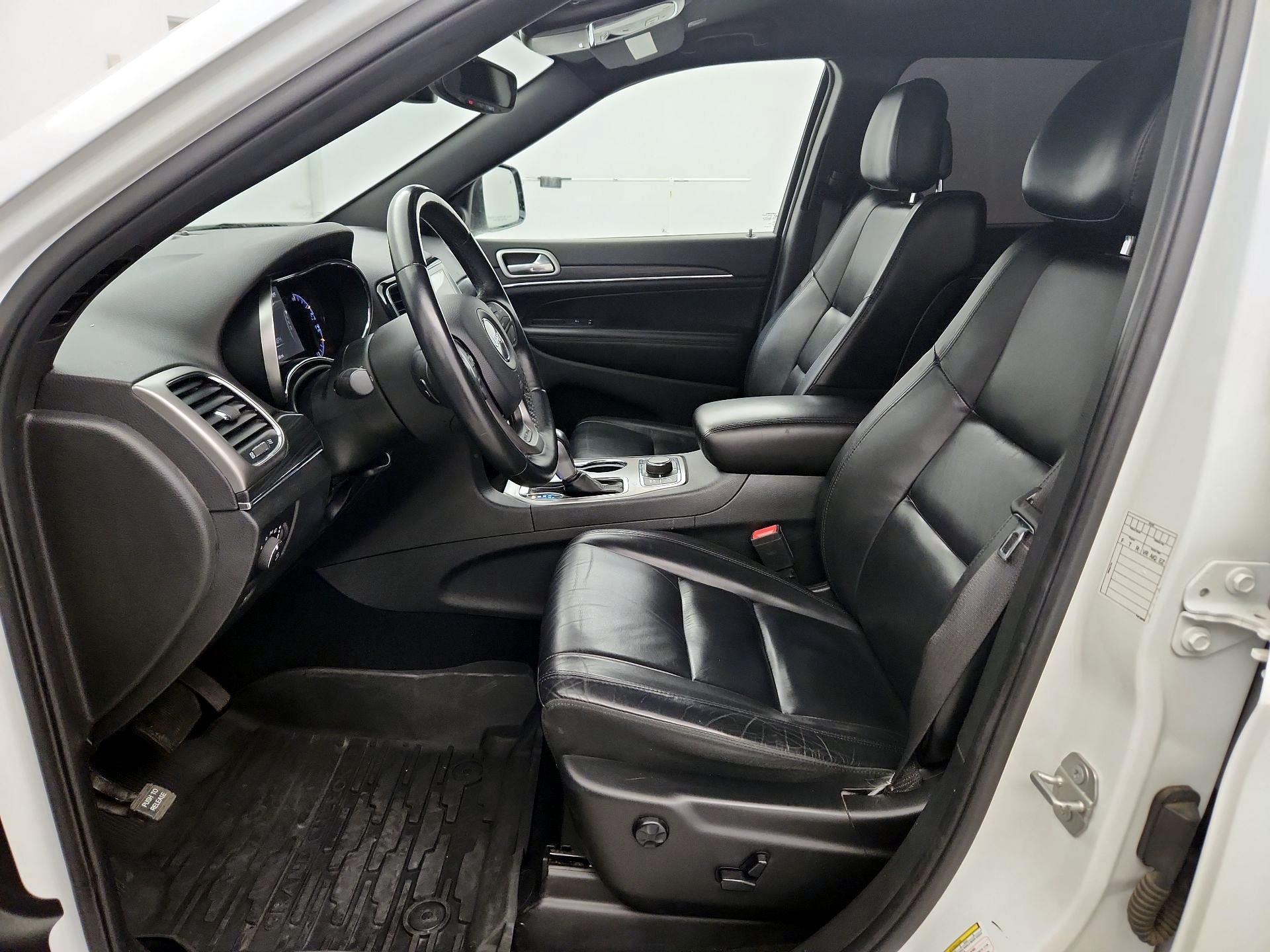 Thumbnail: 2019 Jeep Grand Cherokee - 11