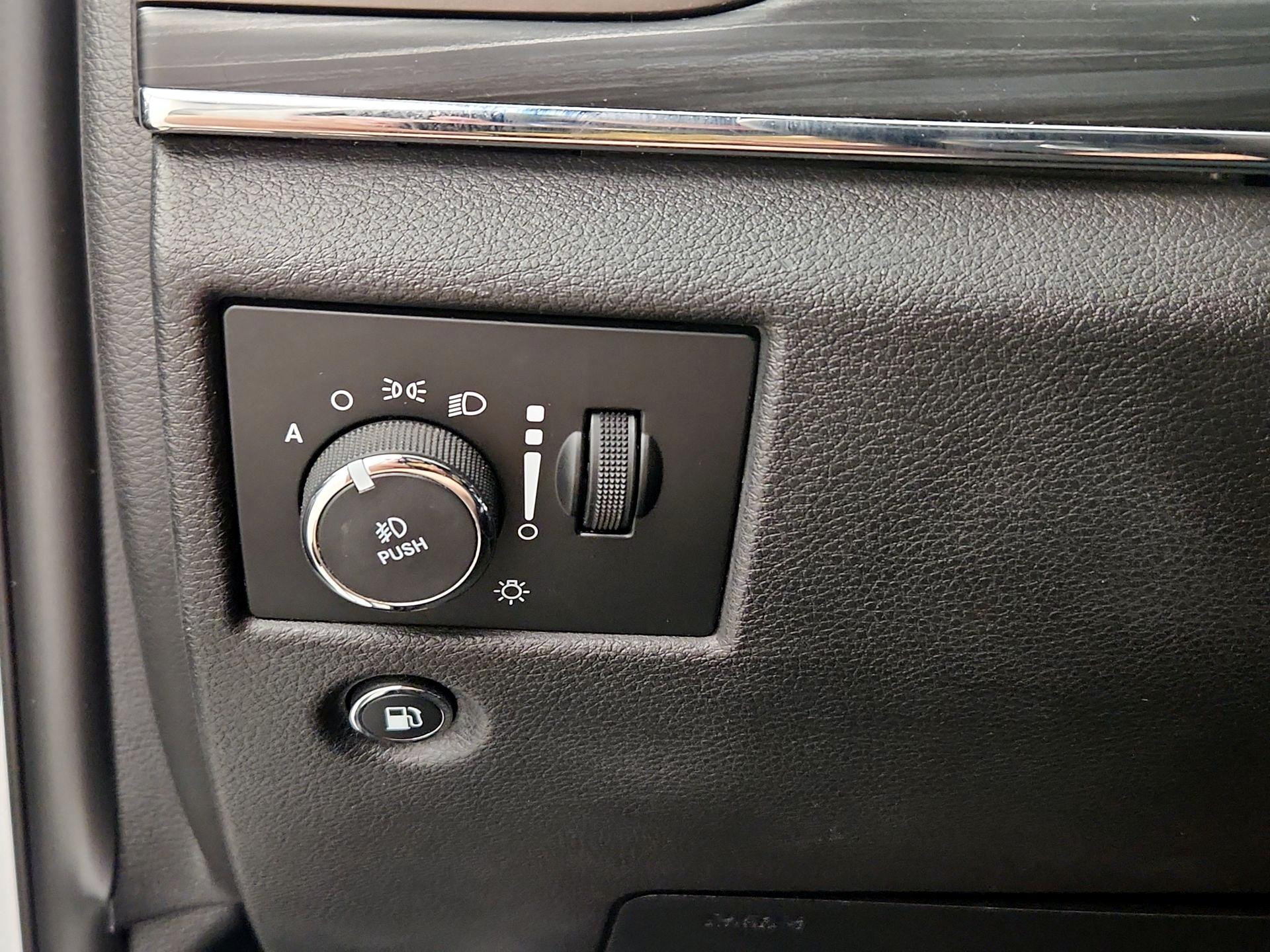 Thumbnail: 2019 Jeep Grand Cherokee - 13