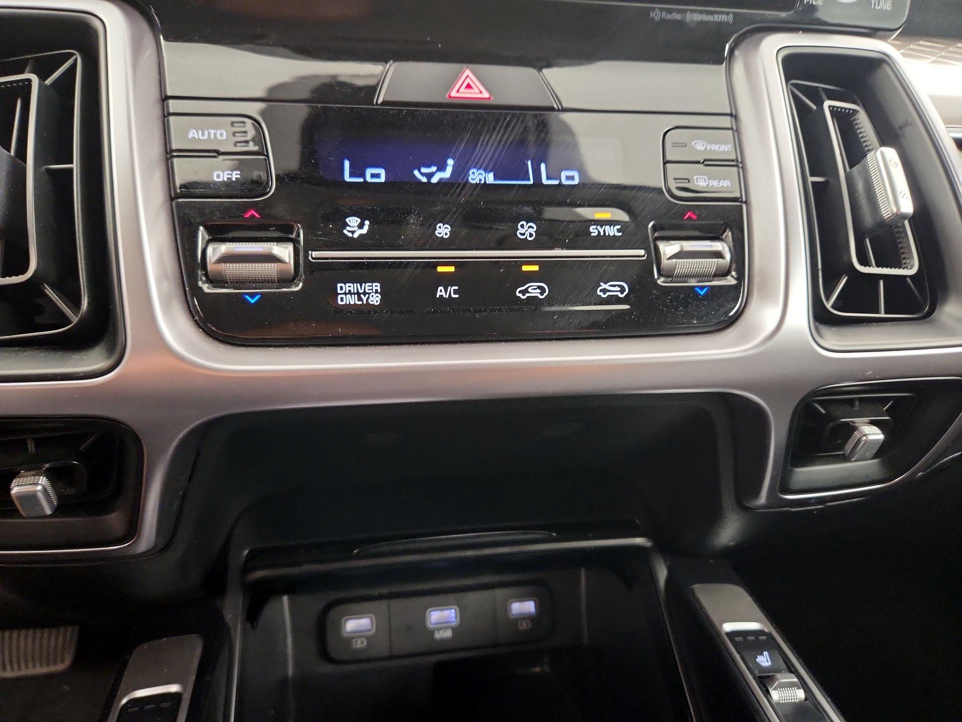 Thumbnail: 2022 Kia Sorento - 16