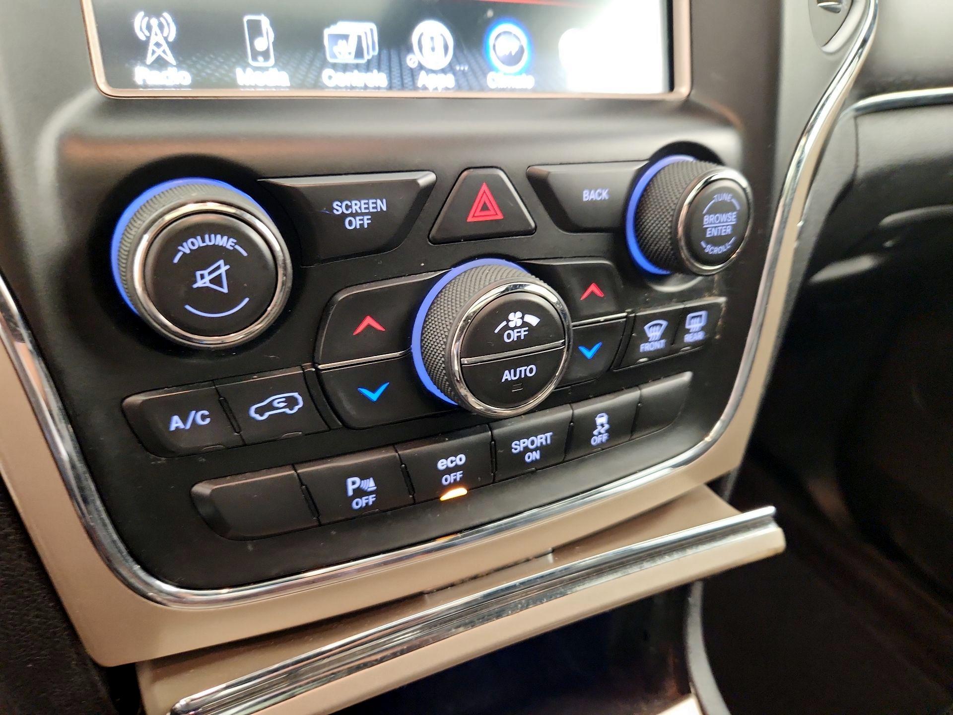 Thumbnail: 2017 Jeep Grand Cherokee - 16