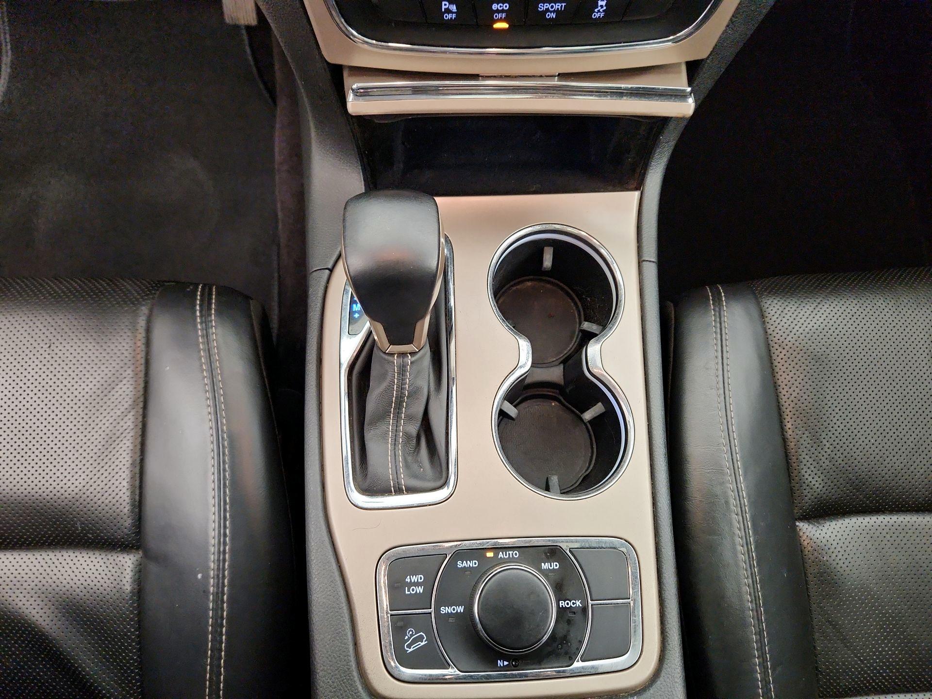 Thumbnail: 2017 Jeep Grand Cherokee - 17