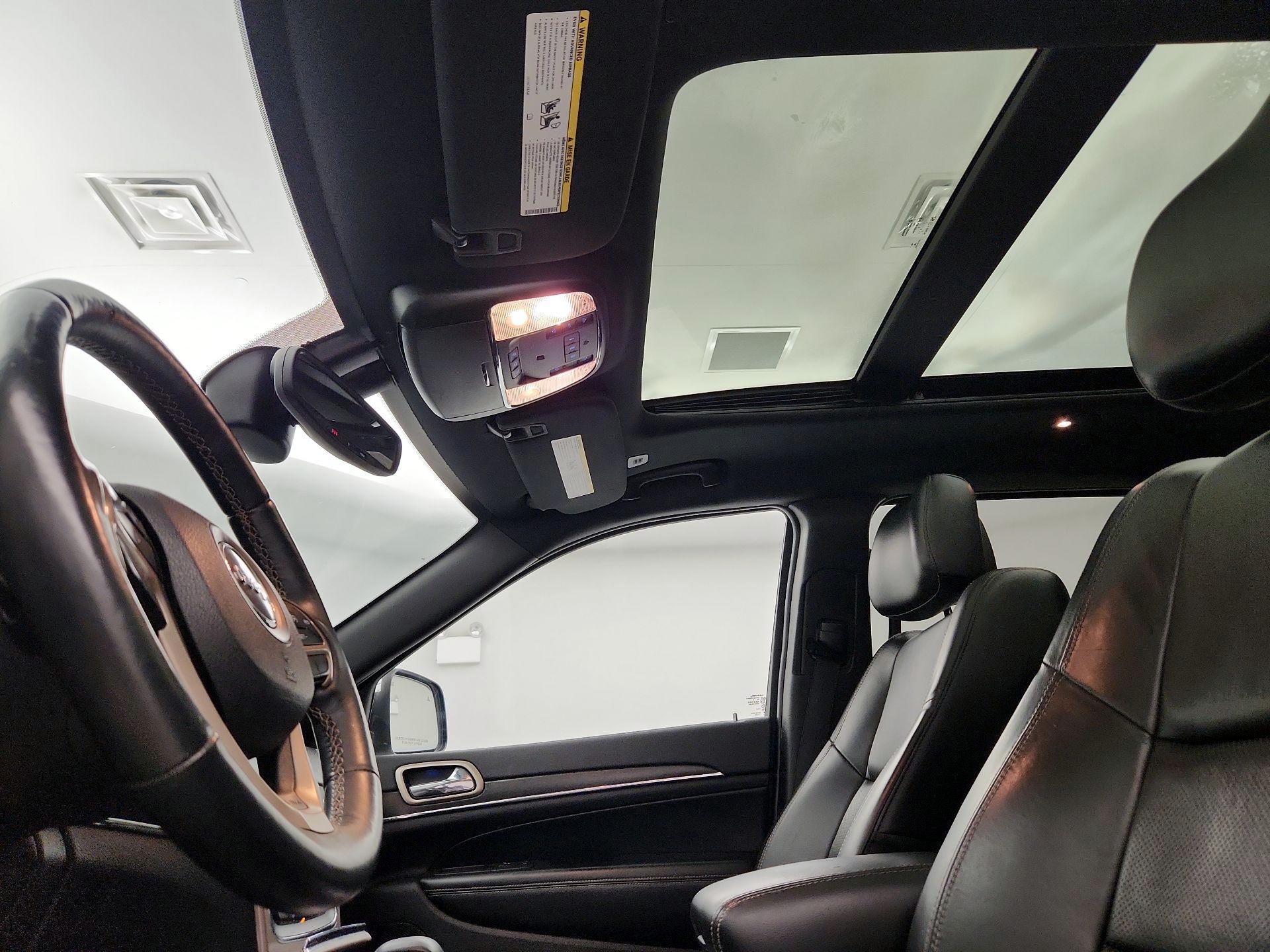 Thumbnail: 2017 Jeep Grand Cherokee - 19