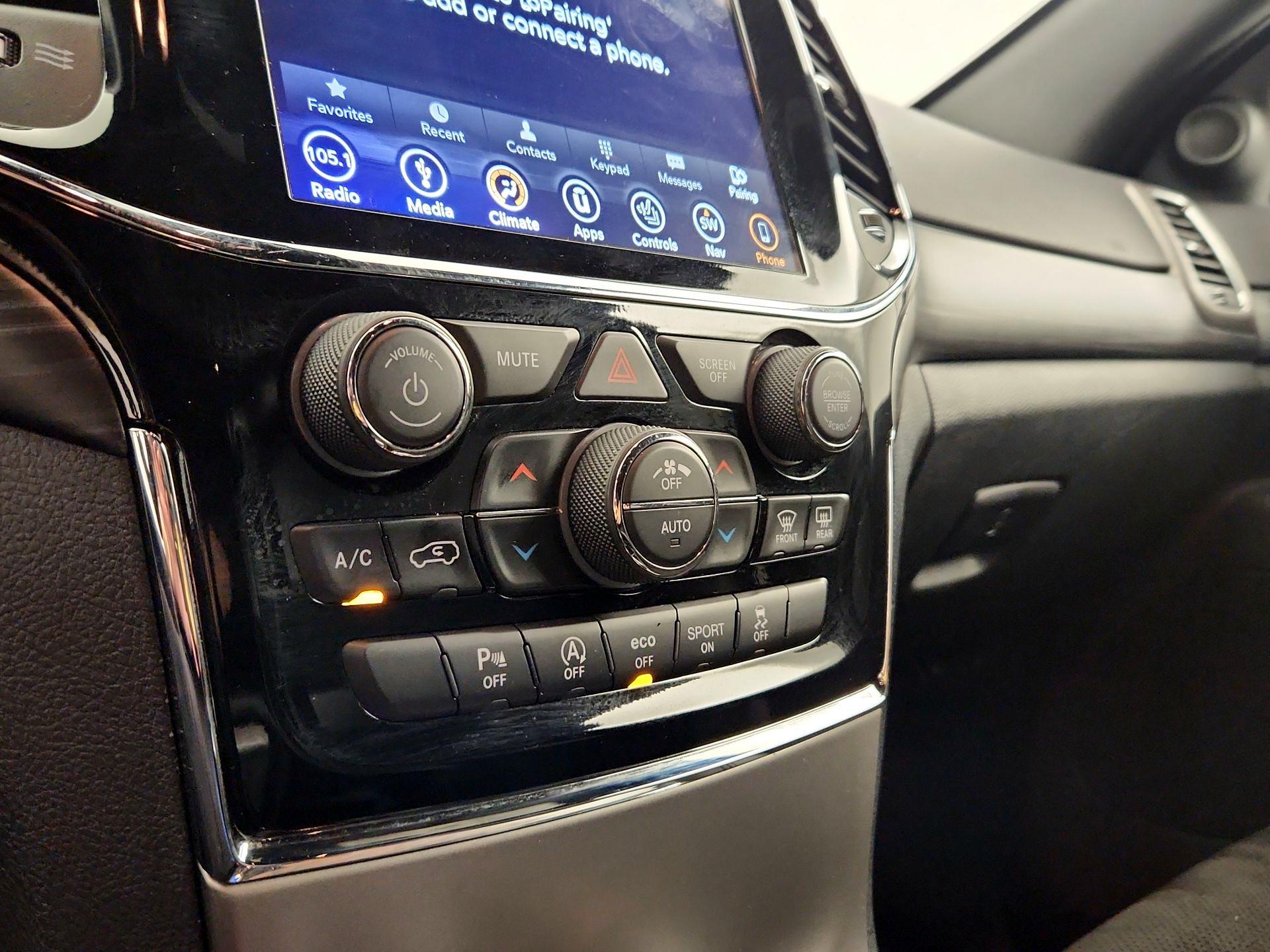 Thumbnail: 2019 Jeep Grand Cherokee - 17