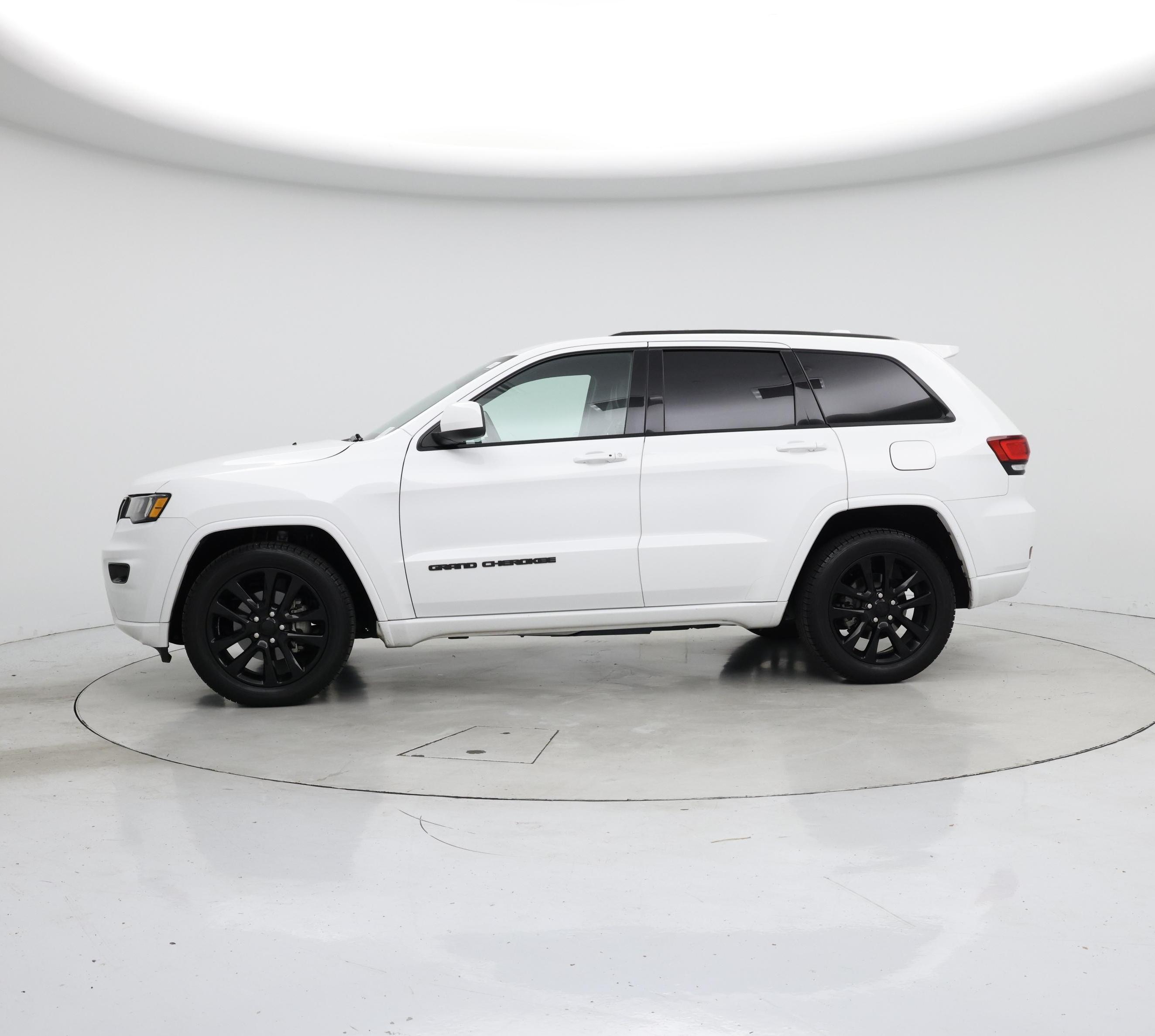 Thumbnail: 2019 Jeep Grand Cherokee - 3