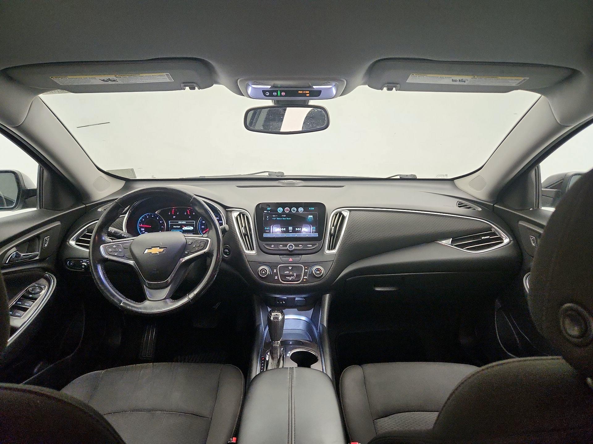 Thumbnail: 2018 Chevrolet Malibu - 9