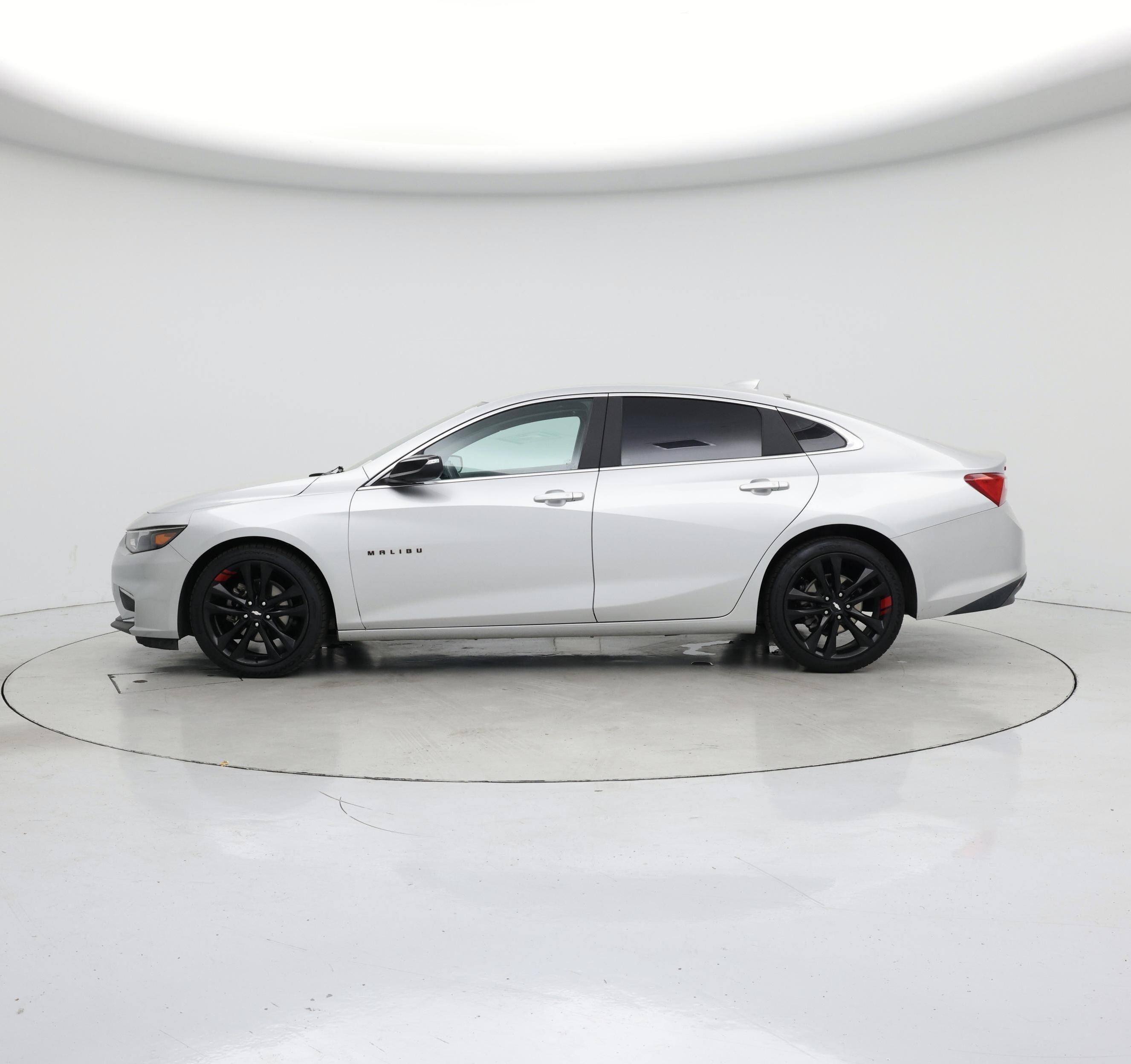 Thumbnail: 2018 Chevrolet Malibu - 3