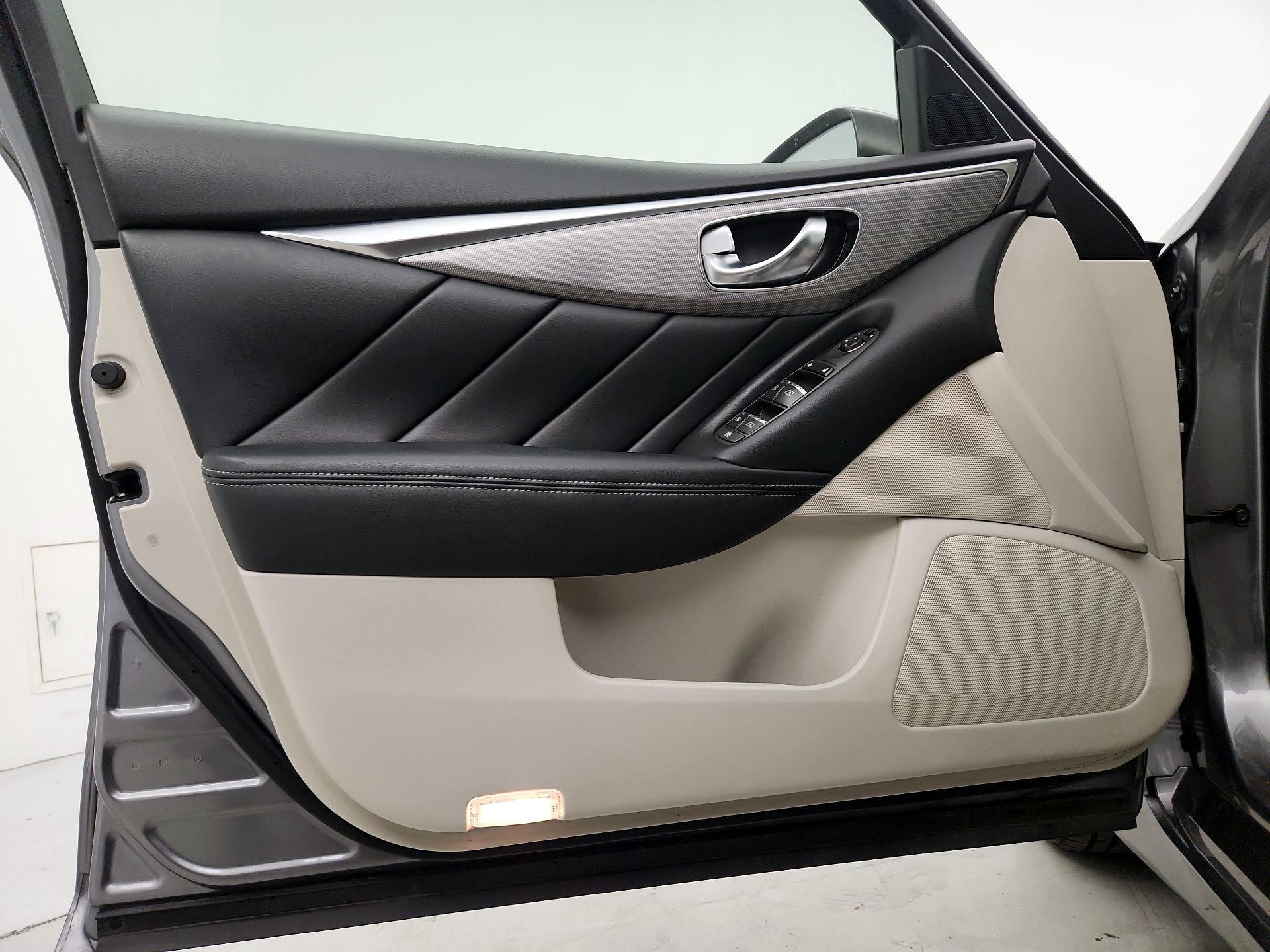 Thumbnail: 2016 INFINITI Q50 - 12