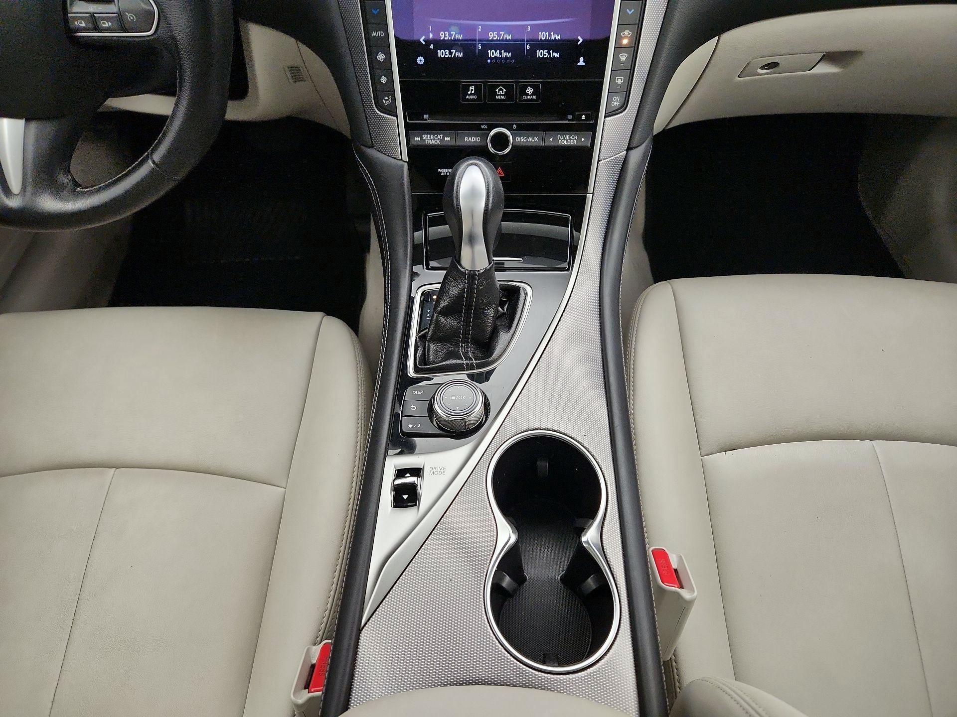 Thumbnail: 2016 INFINITI Q50 - 17