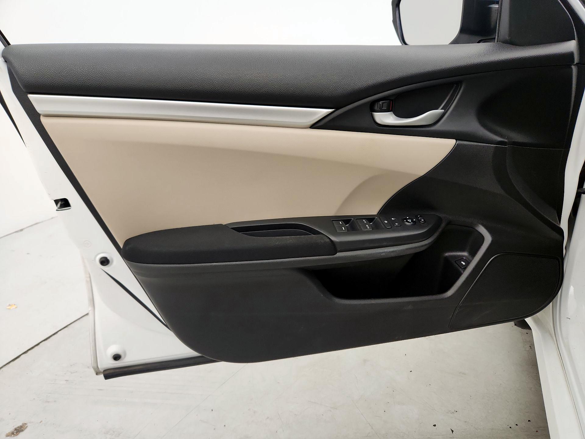 Thumbnail: 2017 Honda Civic - 12