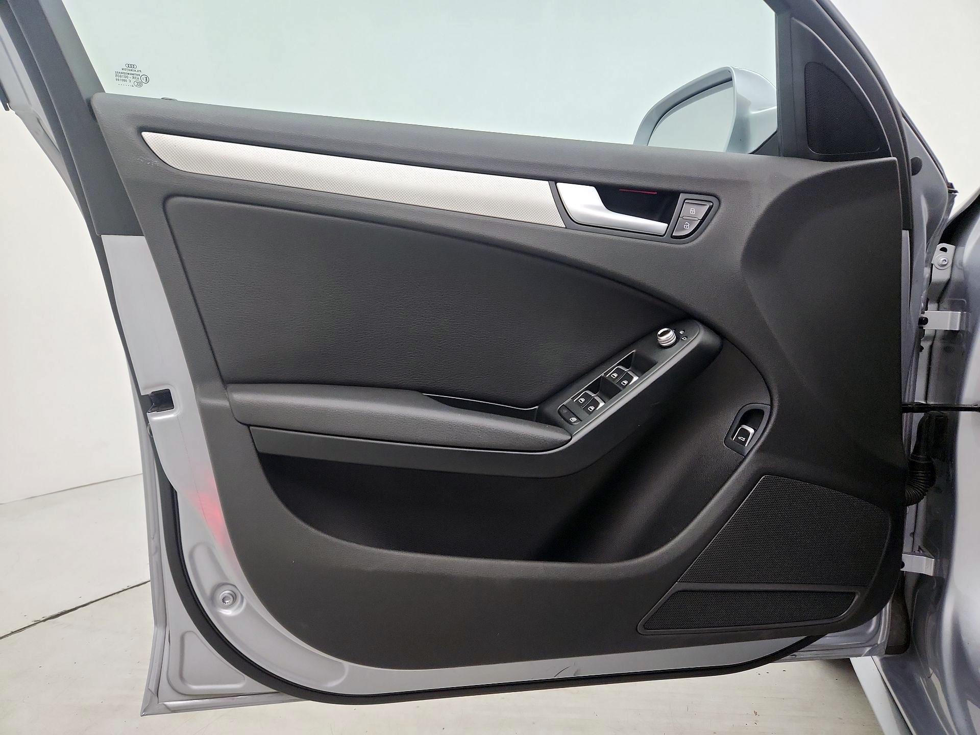 Thumbnail: 2015 Audi A4 - 12