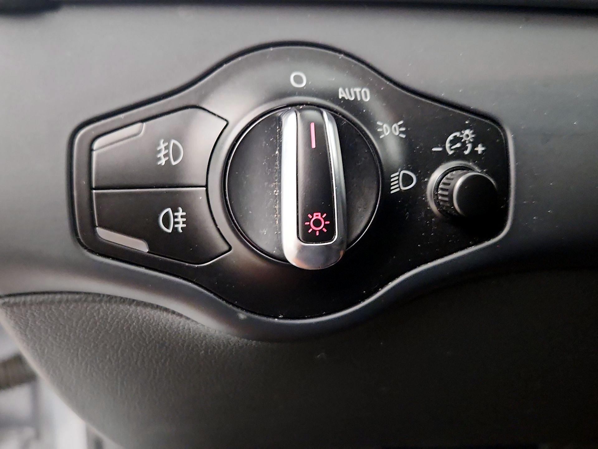 Thumbnail: 2015 Audi A4 - 13