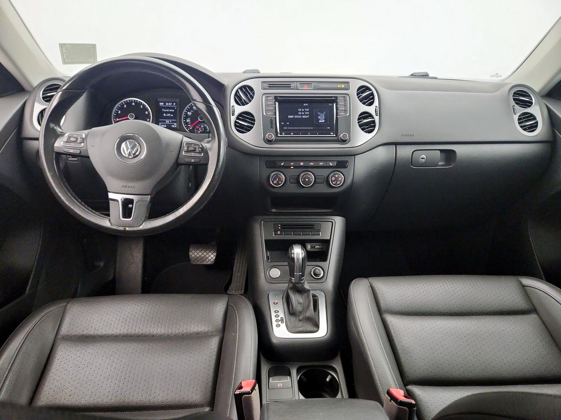 Thumbnail: 2017 Volkswagen Tiguan - 9