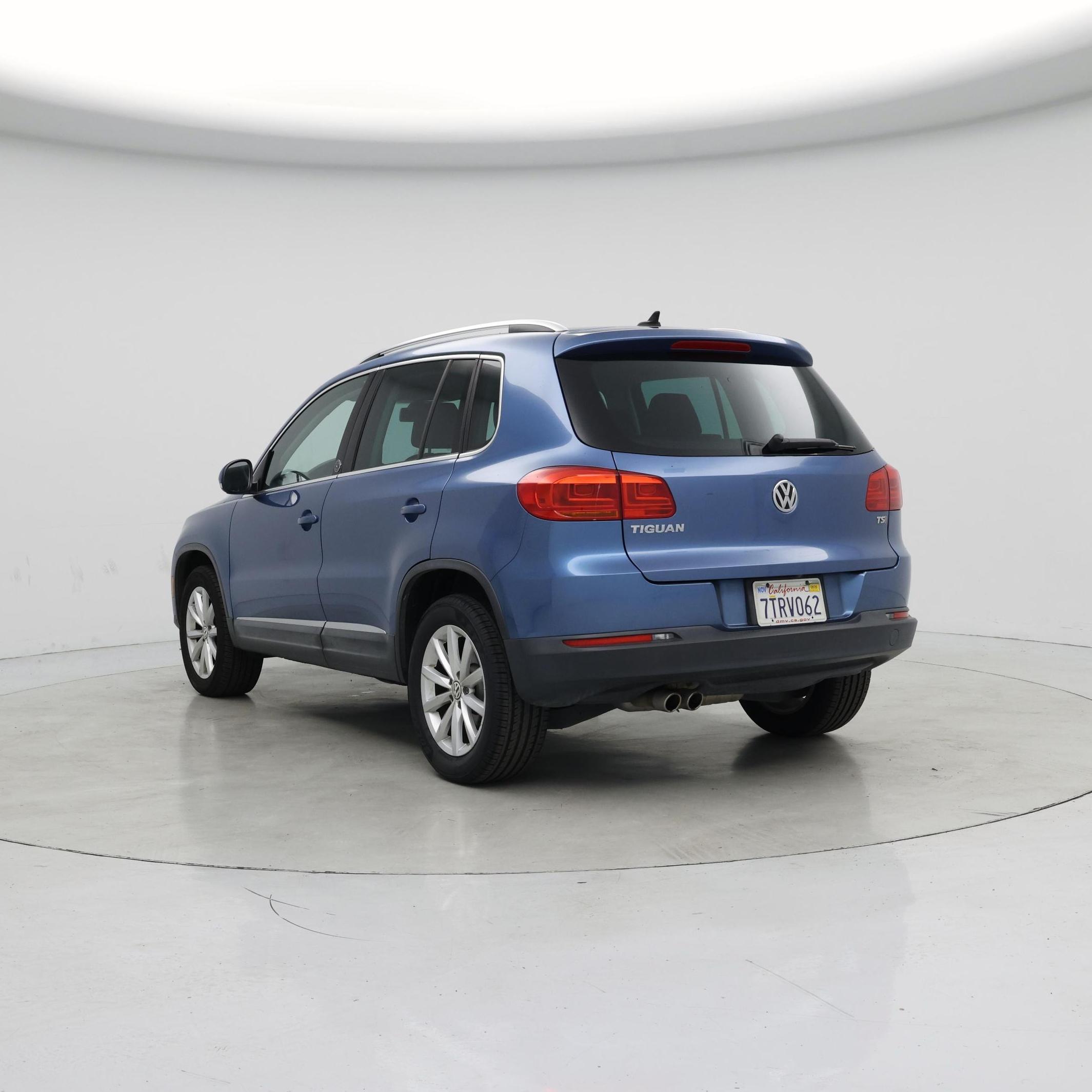 Thumbnail: 2017 Volkswagen Tiguan - 2