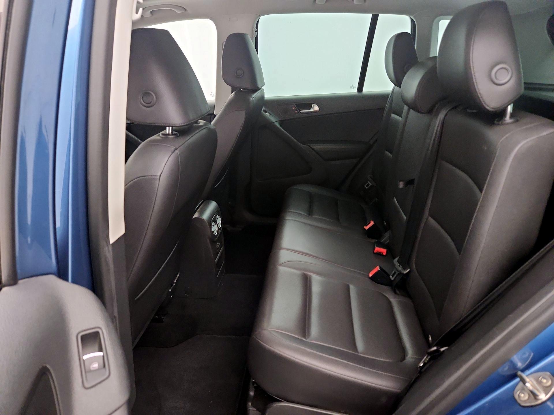 Thumbnail: 2017 Volkswagen Tiguan - 20