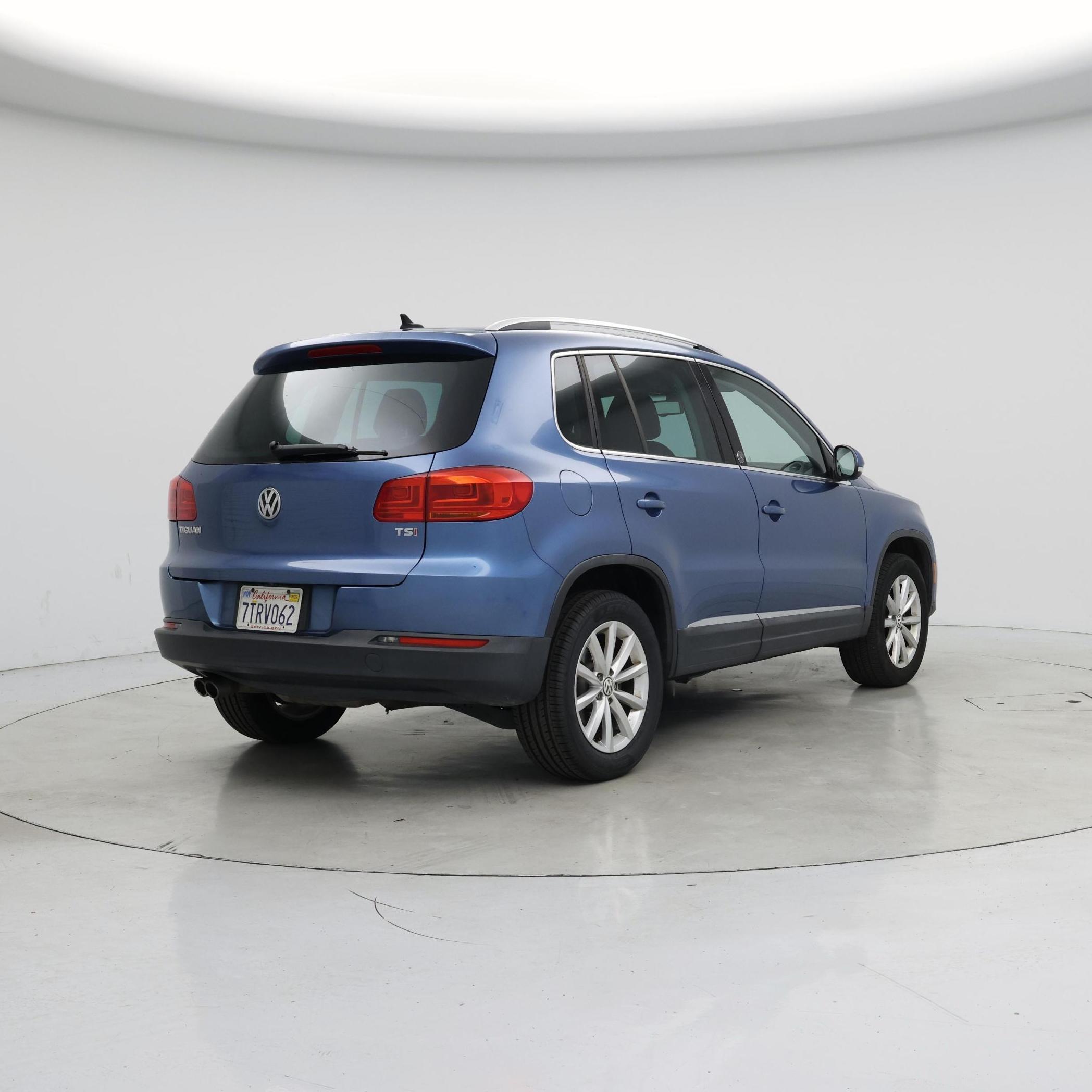 Thumbnail: 2017 Volkswagen Tiguan - 8