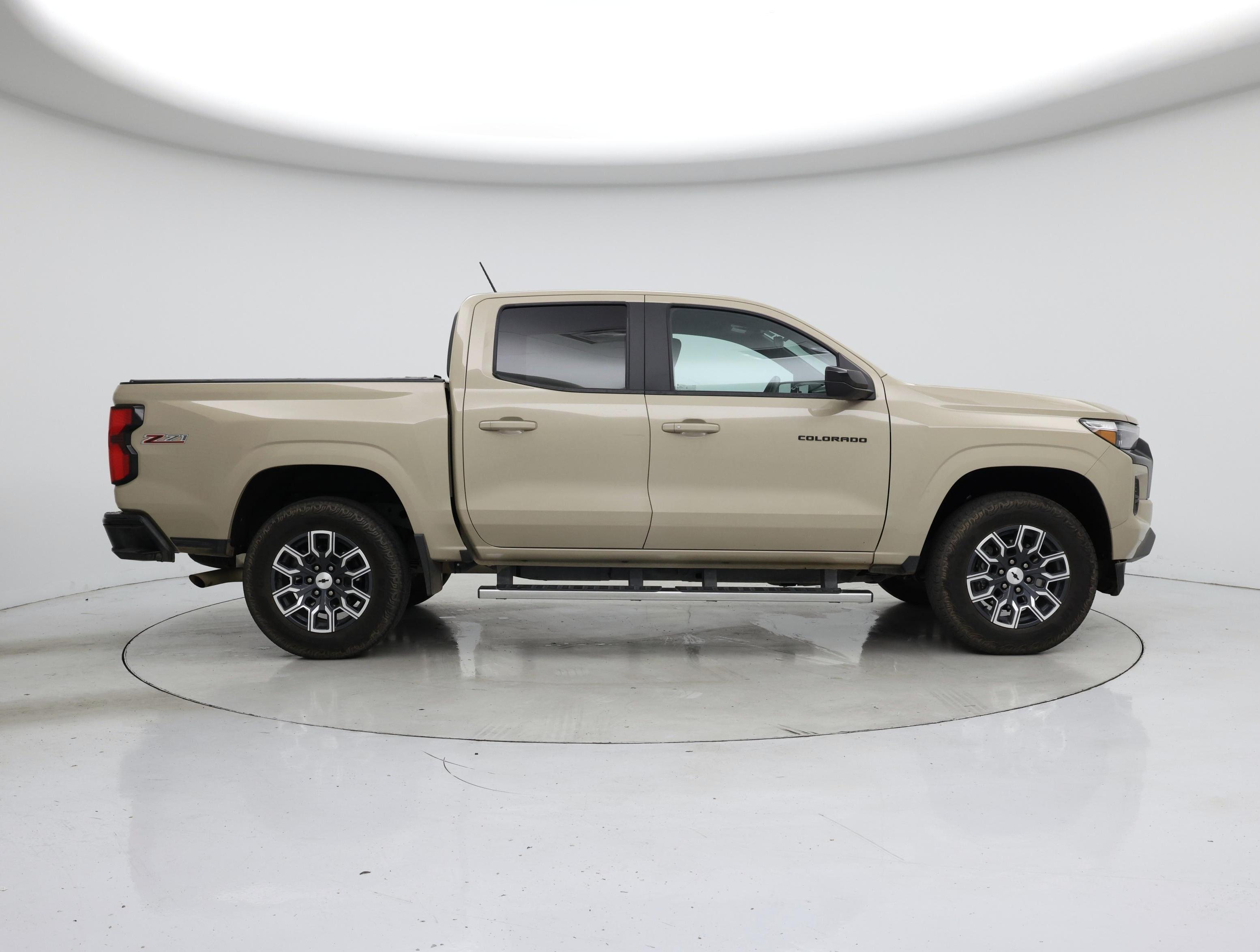 Thumbnail: 2023 Chevrolet Colorado - 7