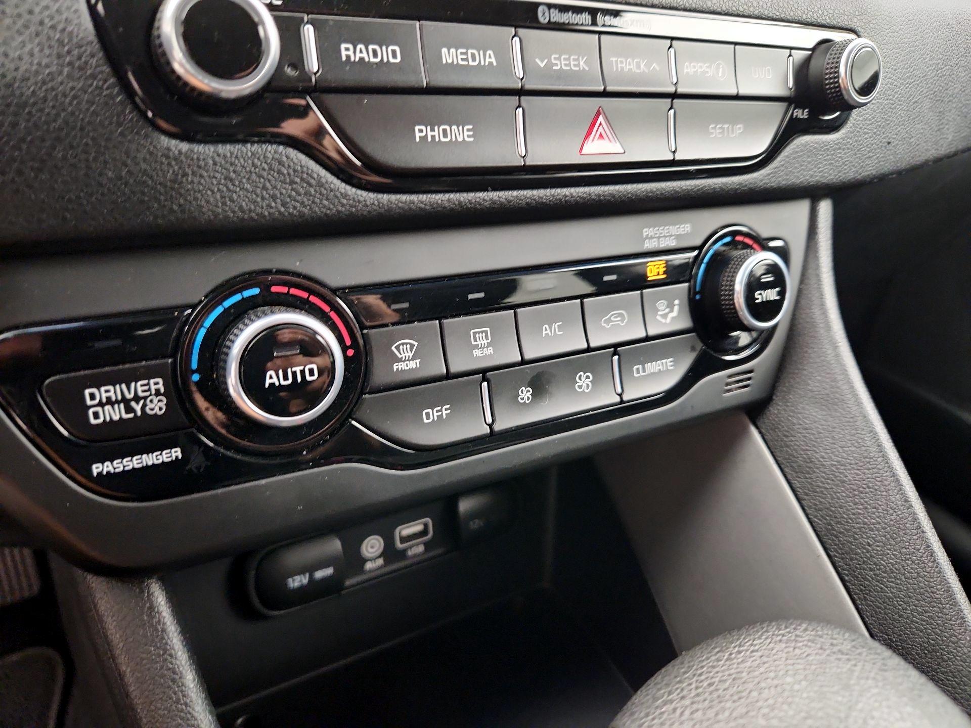 Thumbnail: 2019 Kia Niro - 16