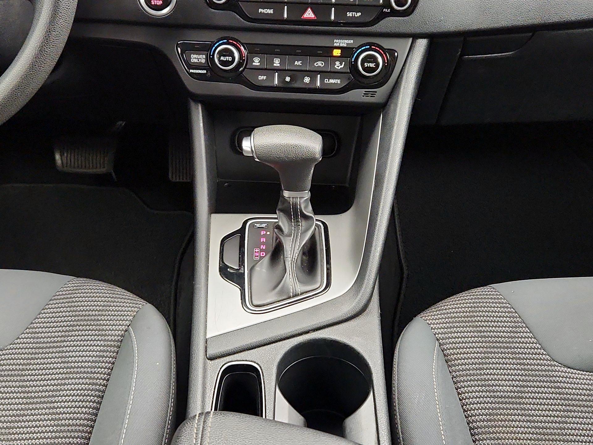 Thumbnail: 2019 Kia Niro - 17