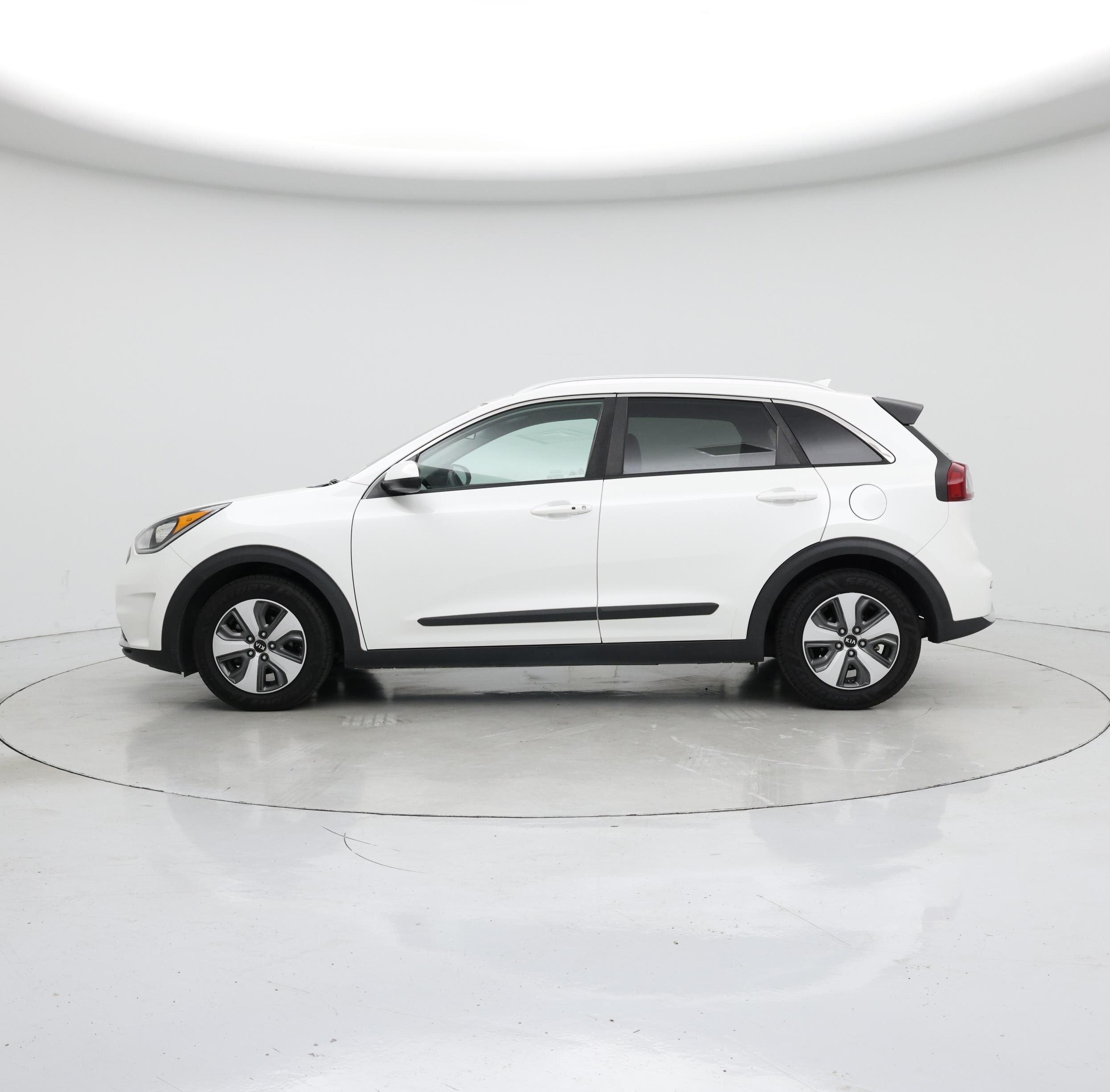 Thumbnail: 2019 Kia Niro - 3