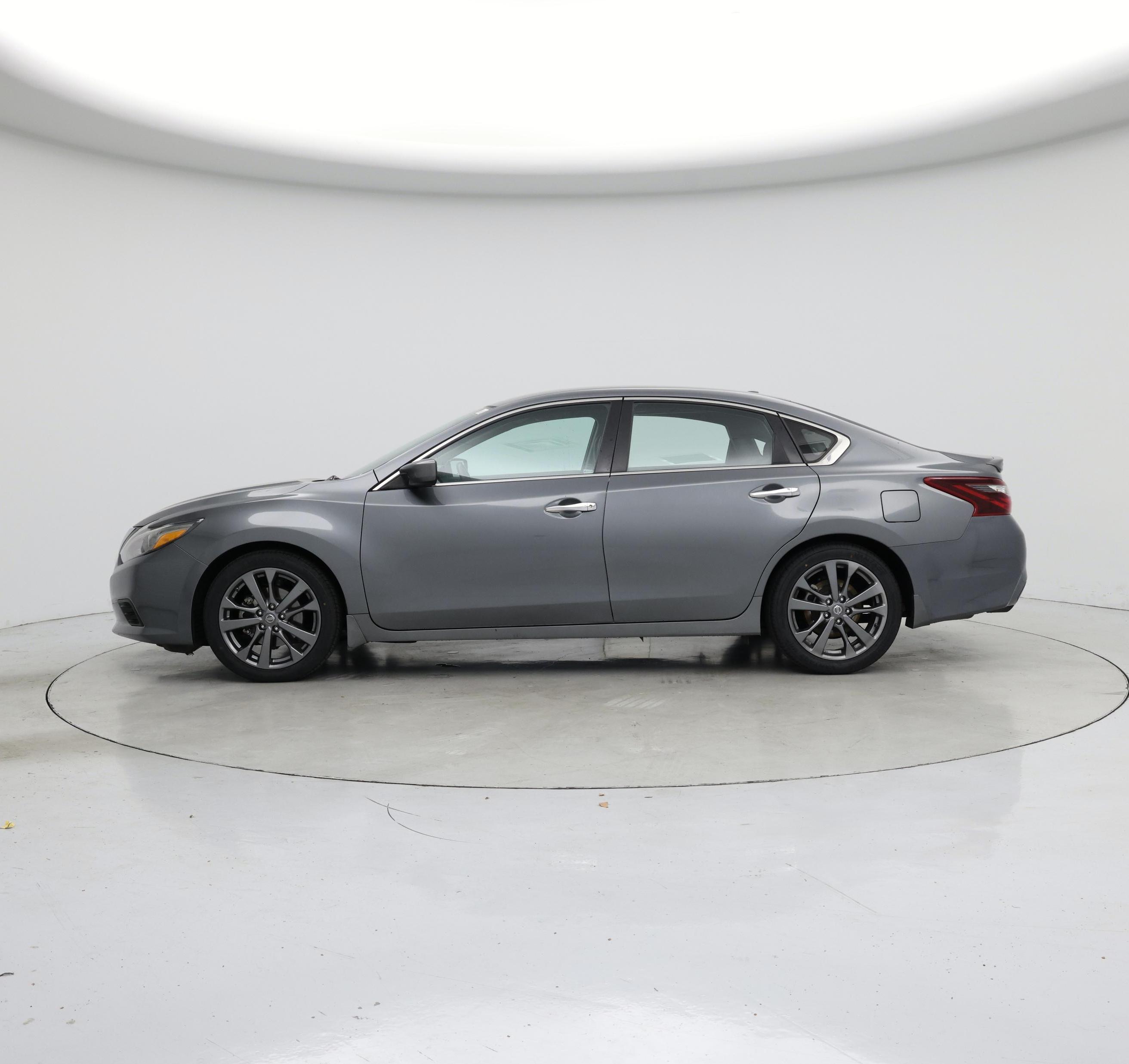 Thumbnail: 2018 Nissan Altima - 3