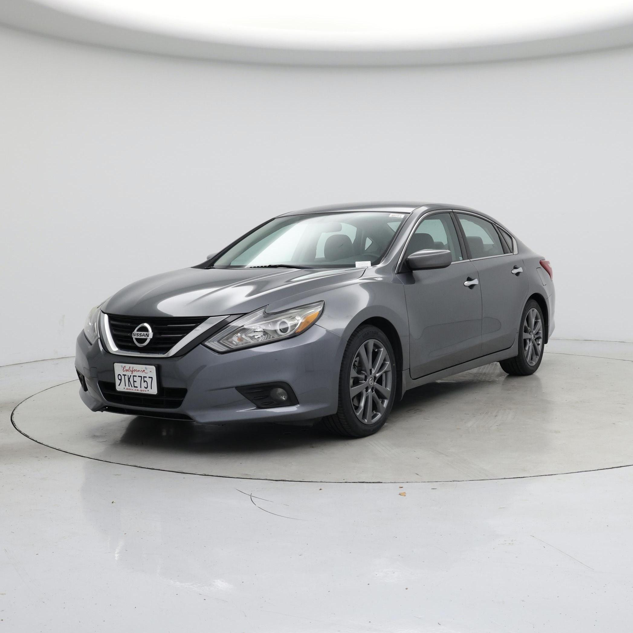 Thumbnail: 2018 Nissan Altima - 4