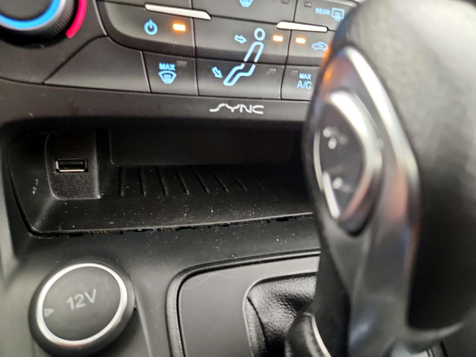 Thumbnail: 2018 Ford Focus - 18